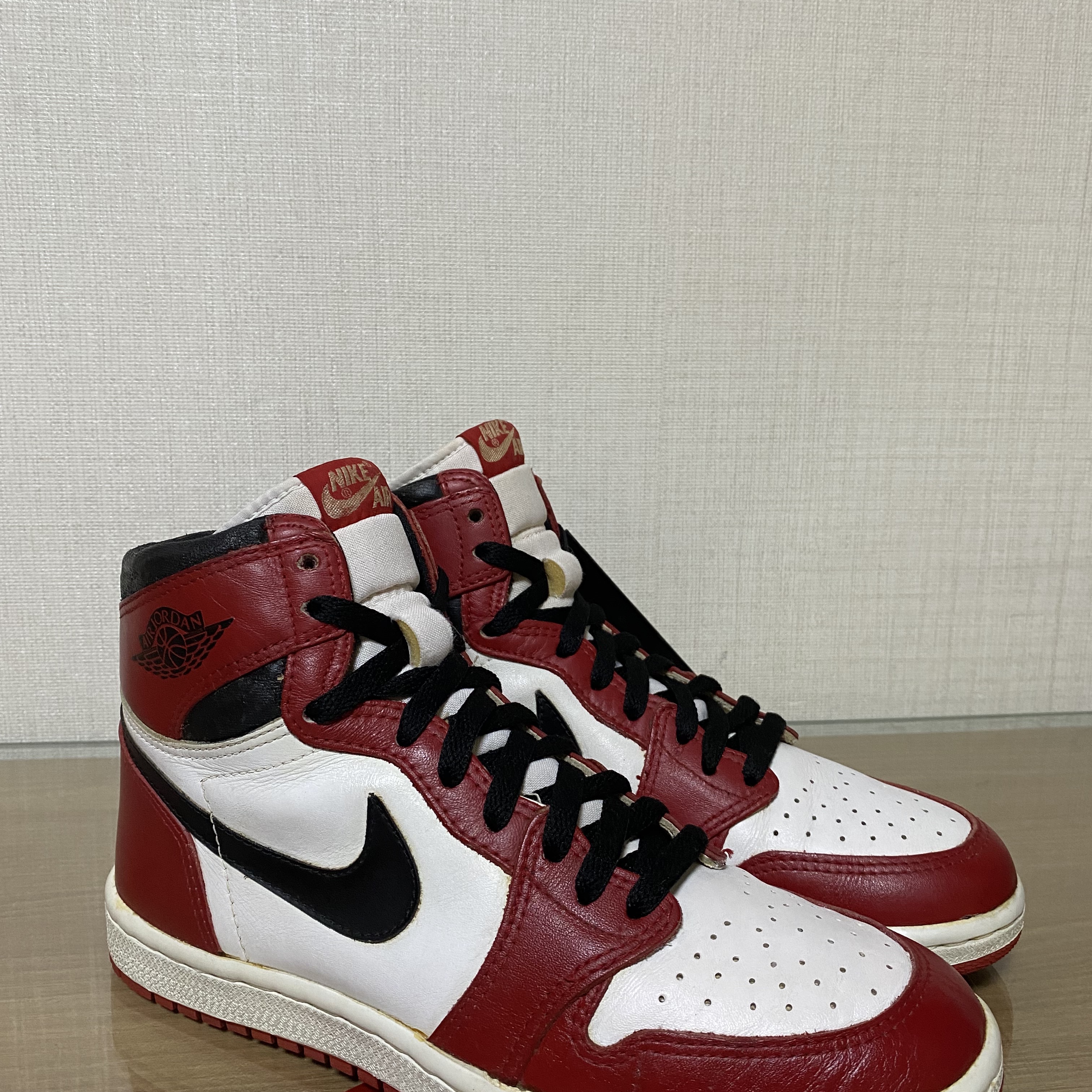 Jordan 1 OG Chicago 1985 착용 스타일 - 1