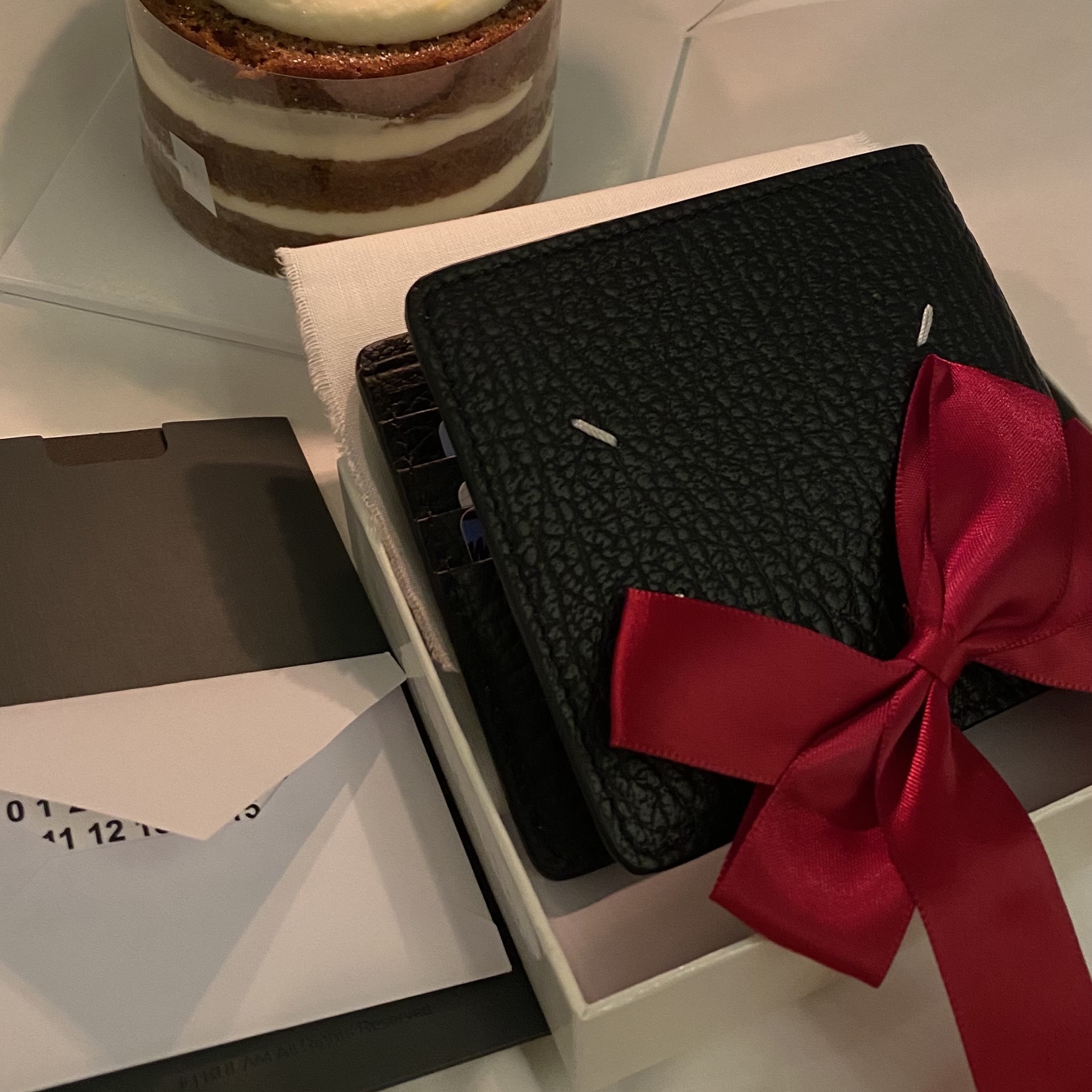 Maison Margiela Bi-Fold Wallet Black 착용 스타일