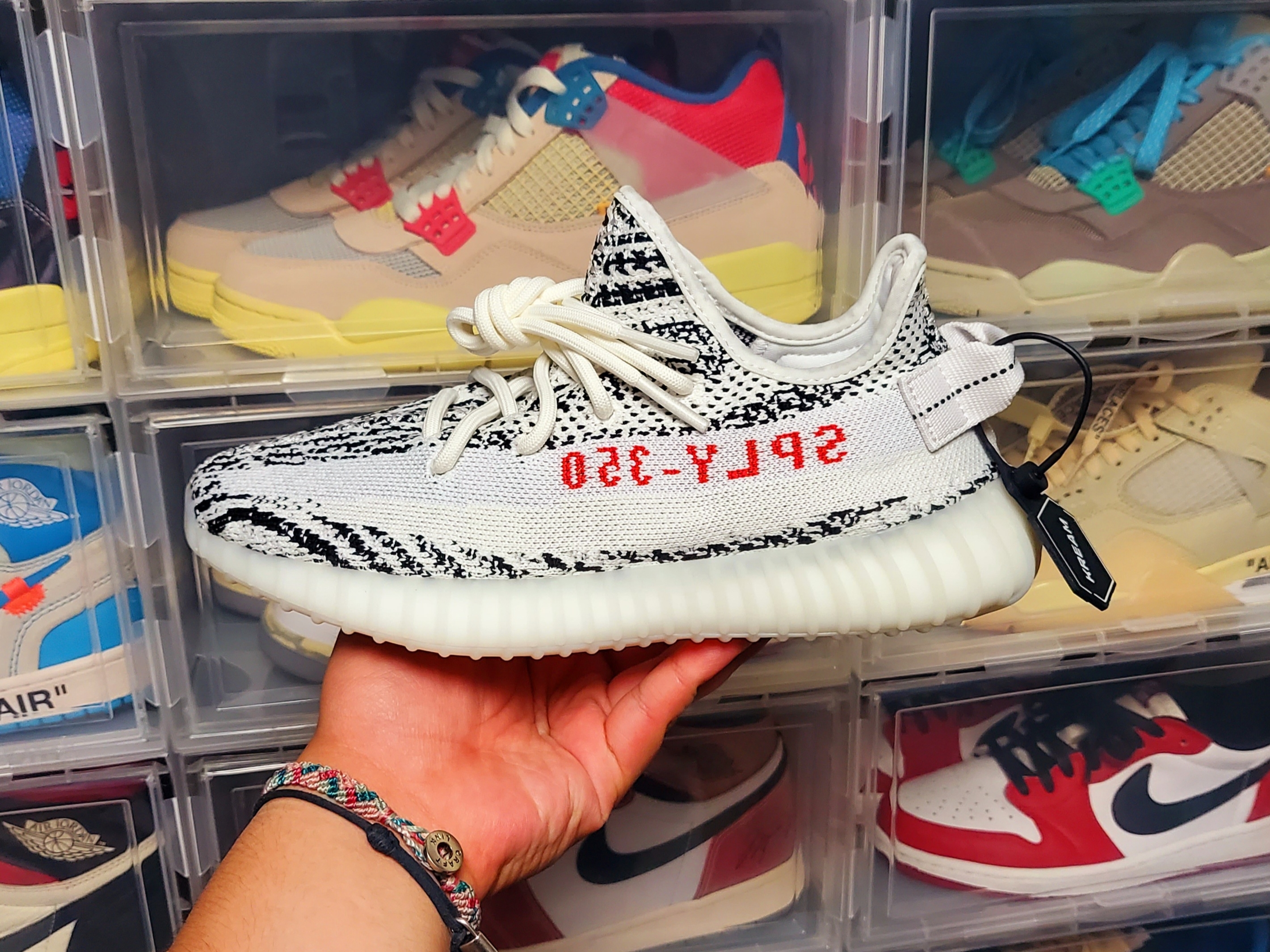 Adidas Yeezy Boost 350 V2 Zebra 2022/2023 착용 스타일 - 2