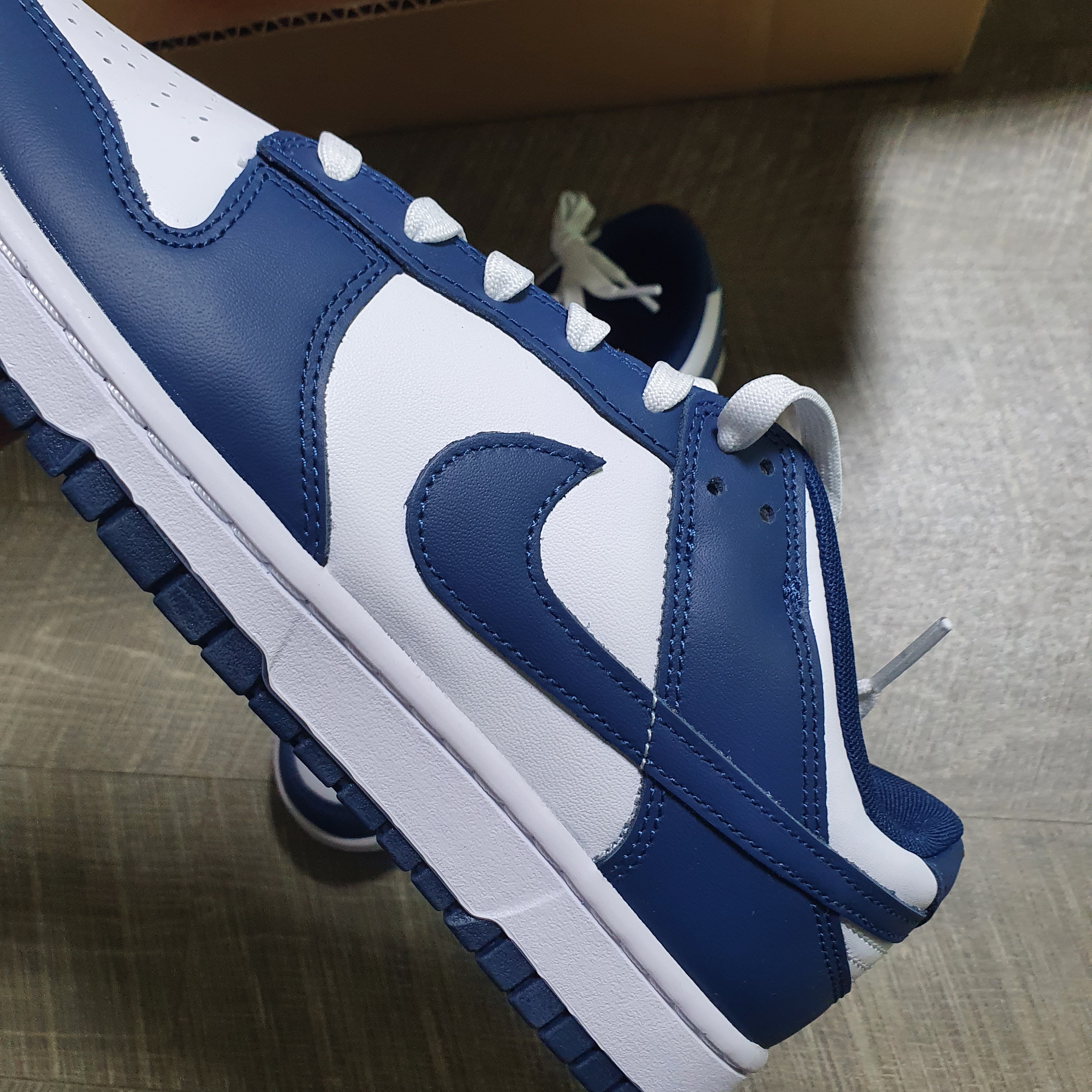 Nike Dunk Low Retro Valerian Blue 착용 스타일 - 2