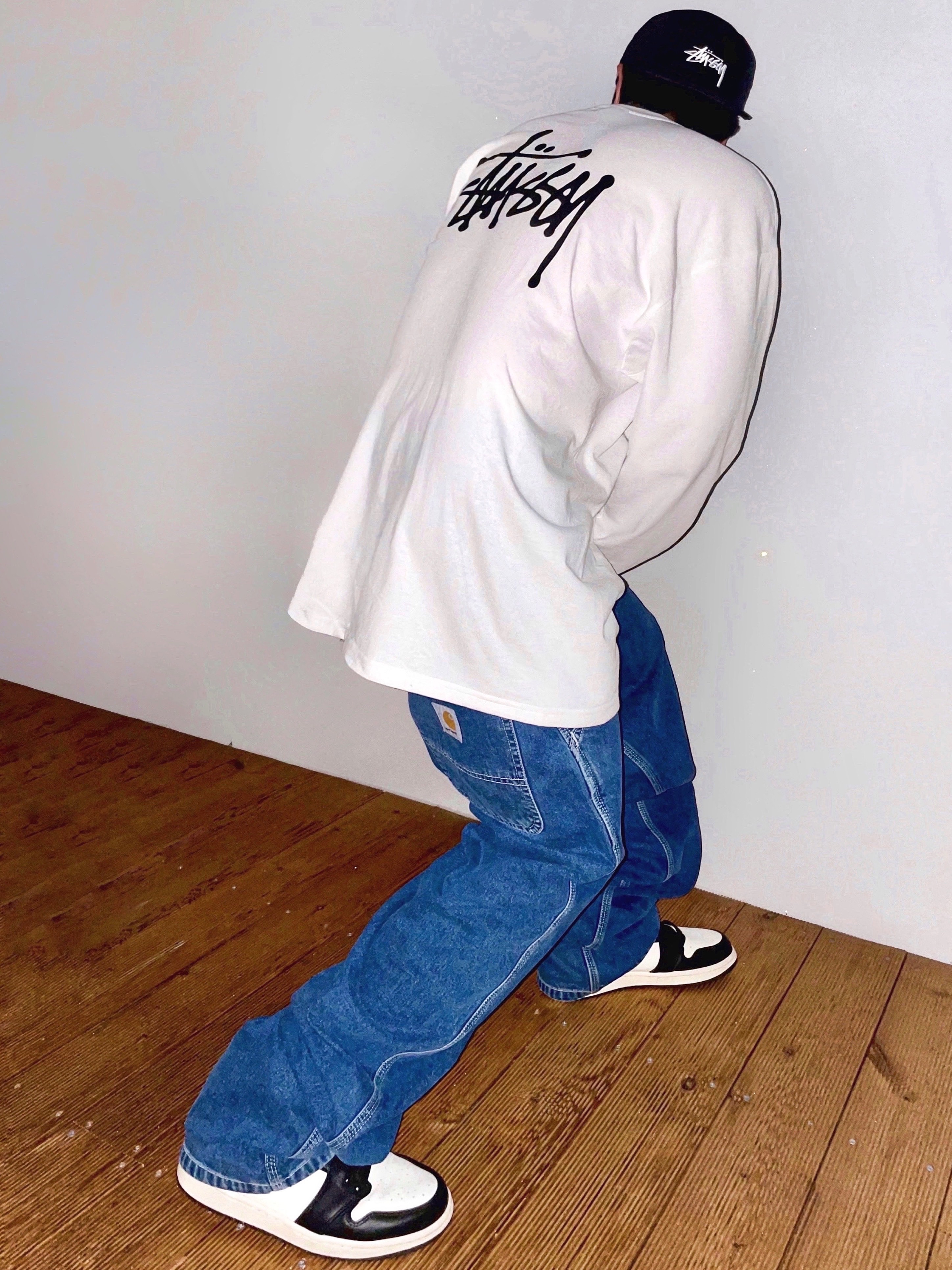 Stussy Basic Stussy LS T-Shirt White 2022, Jordan 1 Retro High OG Black Mocha 착용 스타일 - 2