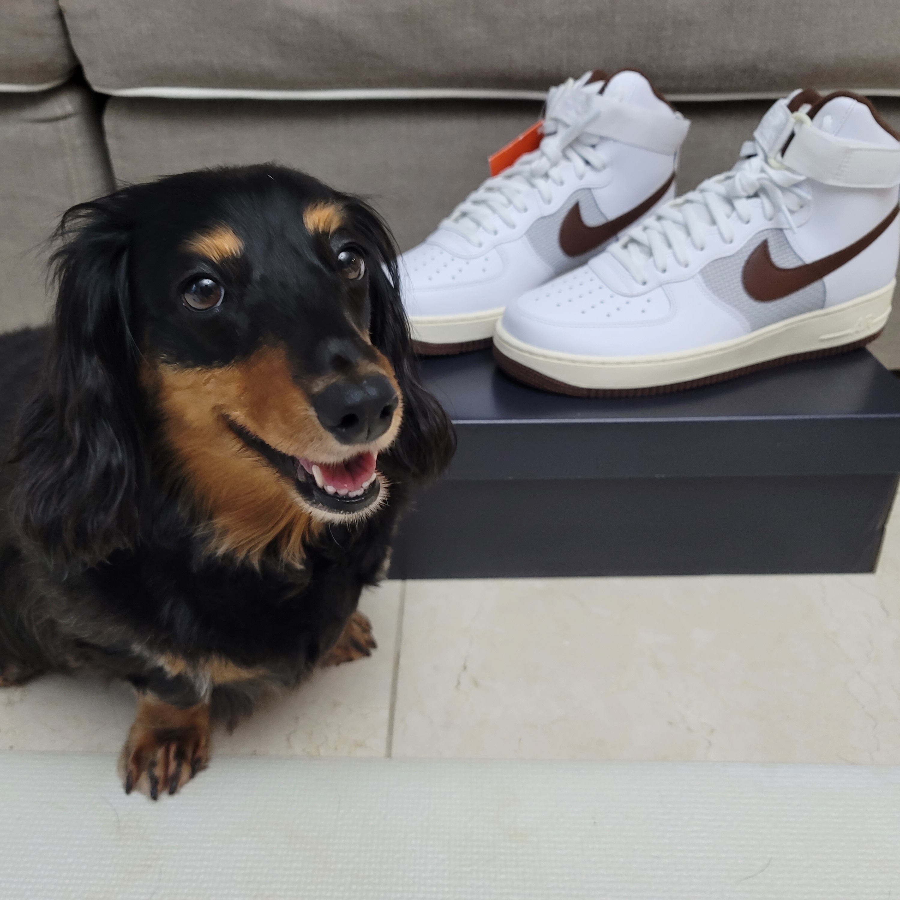 Nike Air Force 1 High '07 LV8 White and Light Chocolate, Nike Air Force 1 Luxe Summit White 착용 스타일 - 2