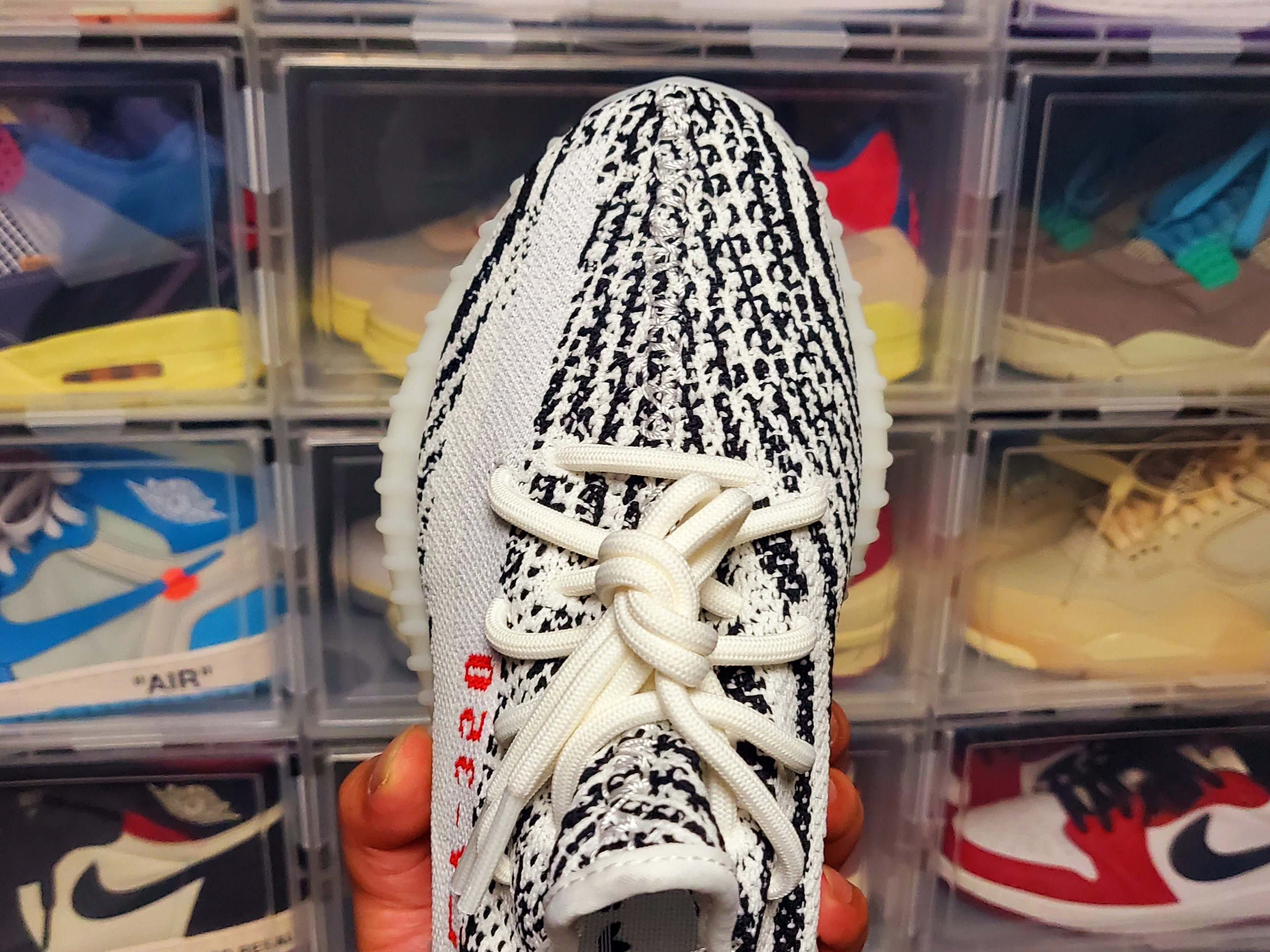 Adidas Yeezy Boost 350 V2 Zebra 2022/2023 착용 스타일 - 5