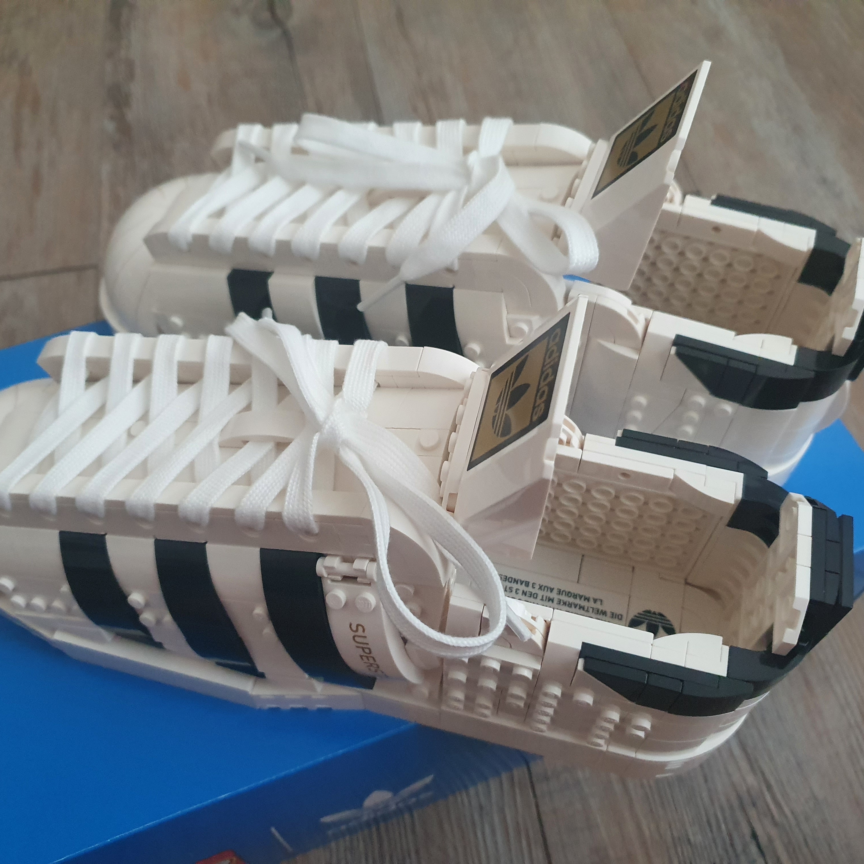 Lego Adidas Originals Superstar 착용 스타일