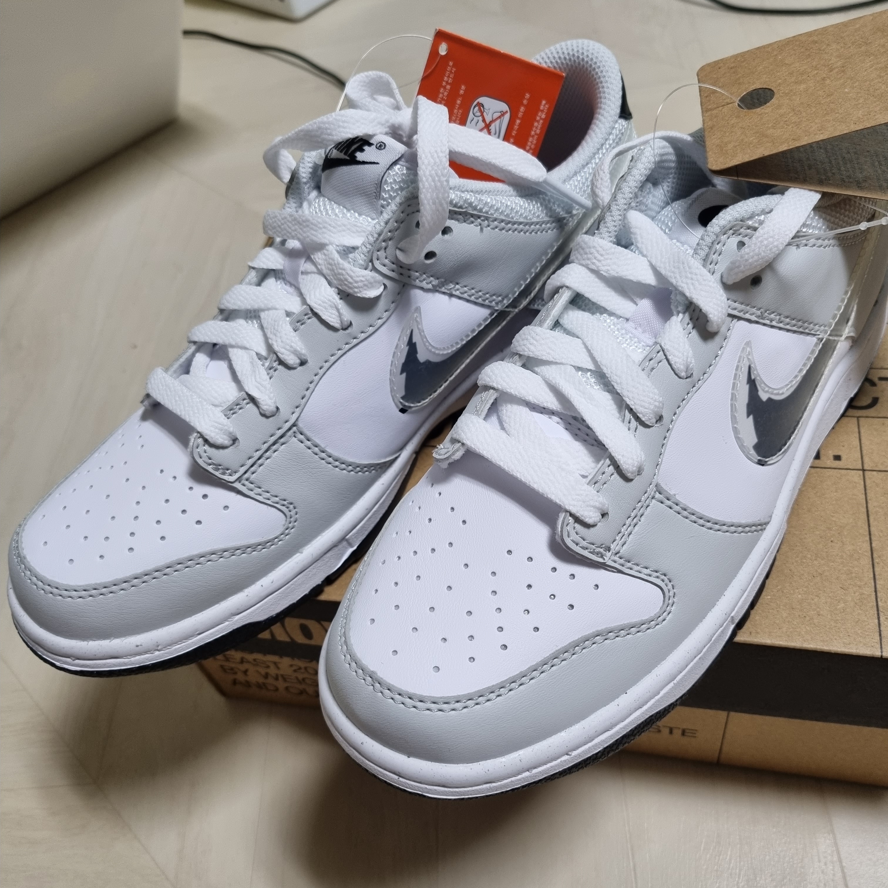 Nike Dunk Low Retro Wolf Grey 착용 스타일