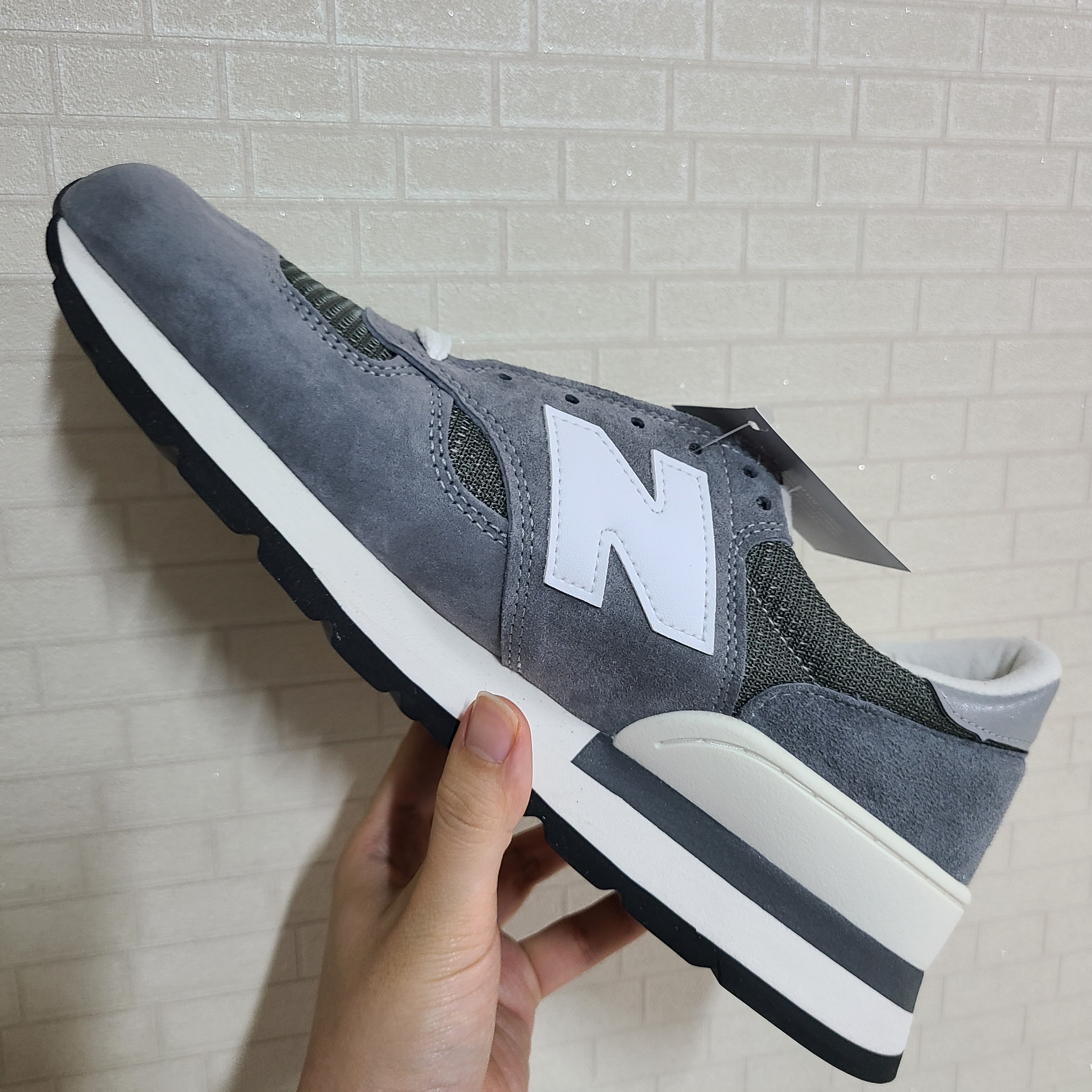 New Balance 990v1 Made in USA Grey White 착용 스타일