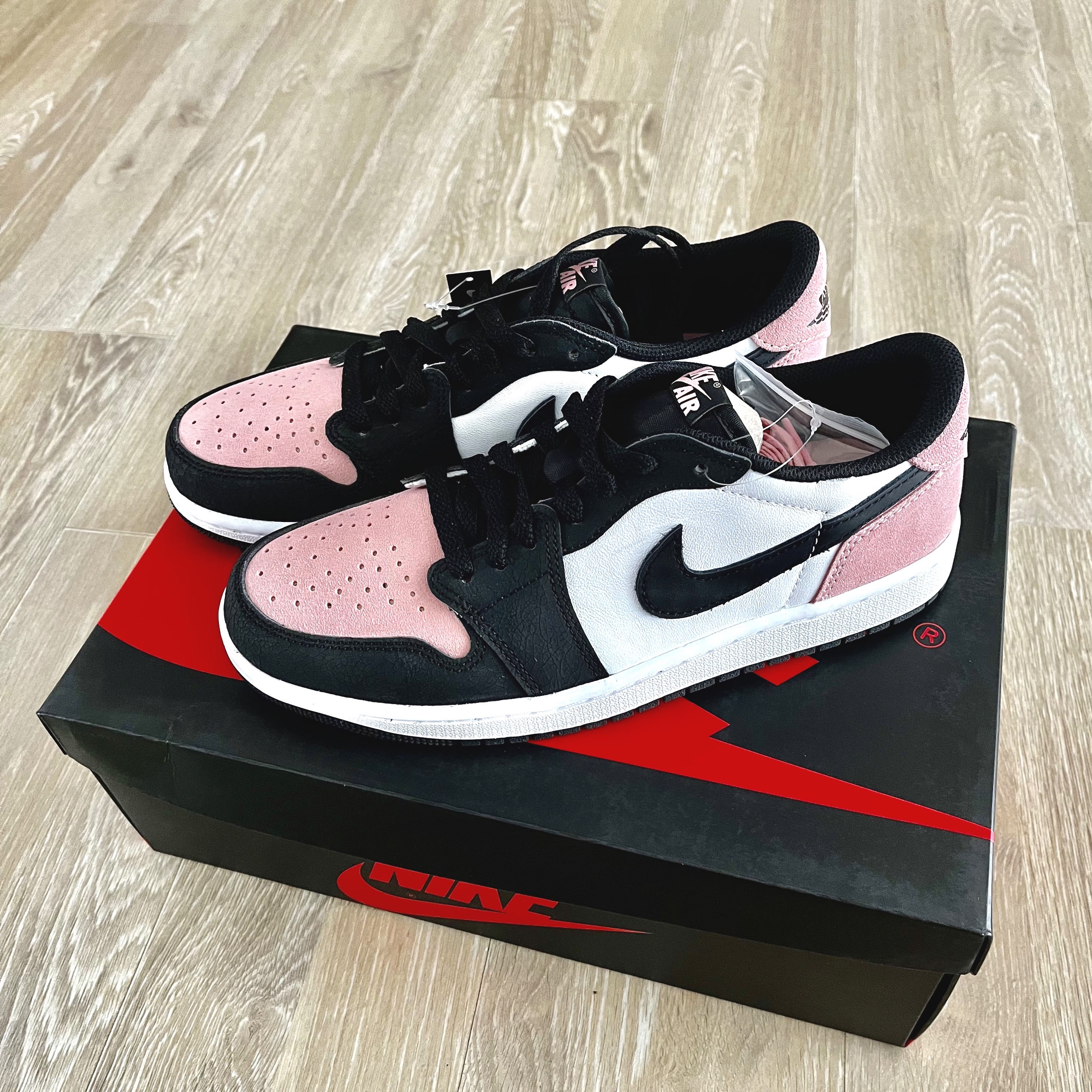Jordan 1 Retro Low OG Bleached Coral 착용 스타일