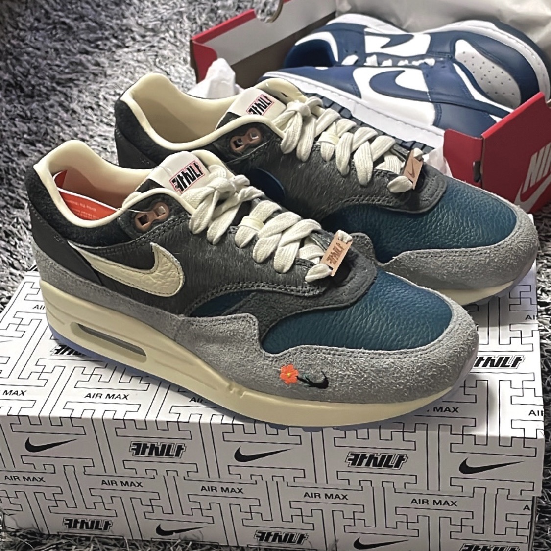 Nike x Kasina Air Max 1 SP Won-Ang Particle Grey, Nike Dunk Low Retro Valerian Blue 착용 스타일 - 1