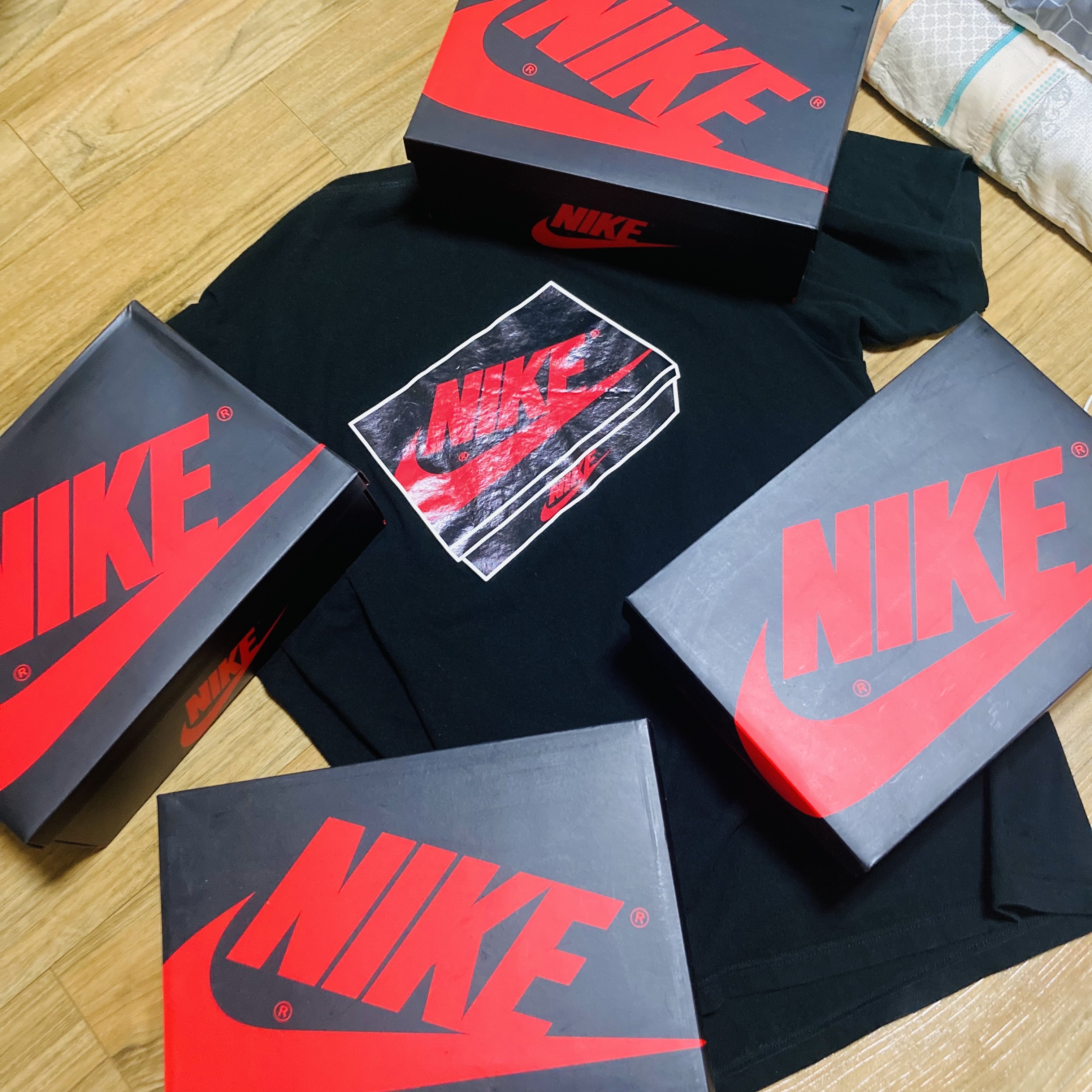 Jordan 1 Retro High OG University Gold Light Bordeaux, Jordan 1 Retro High OG Bleached Coral 착용 스타일