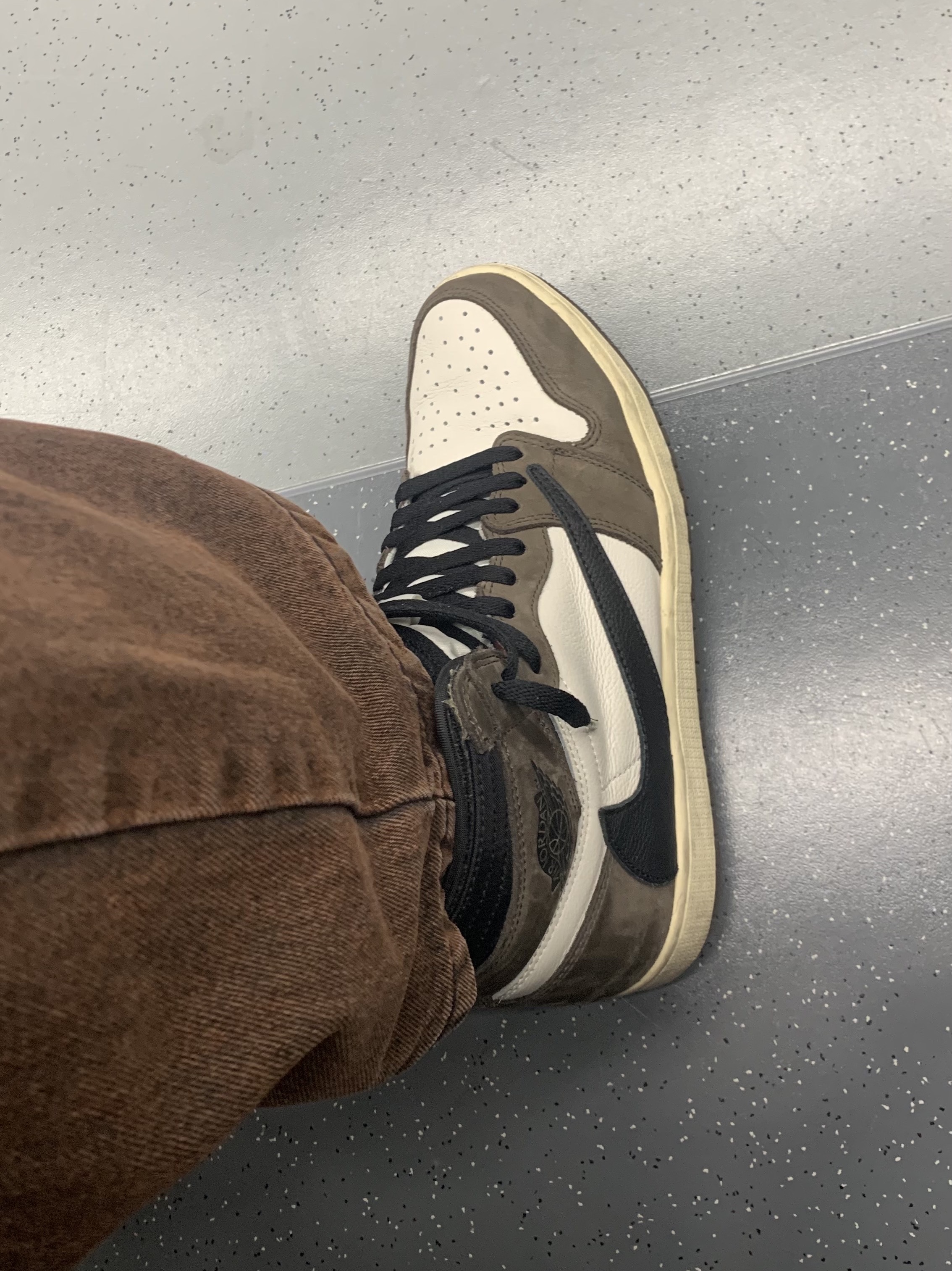 Jordan 1 x Travis Scott Retro High OG SP Mocha 착용 스타일