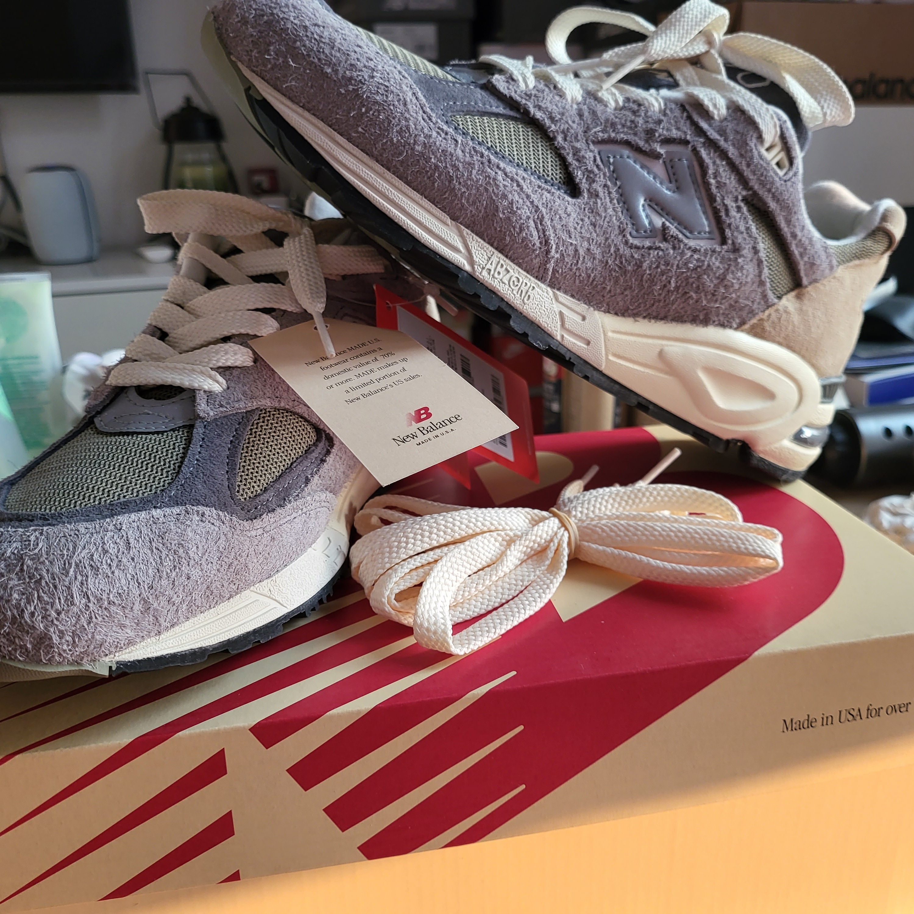 New Balance 990v2 Made in USA Marblehead Incense 착용 스타일 - 3