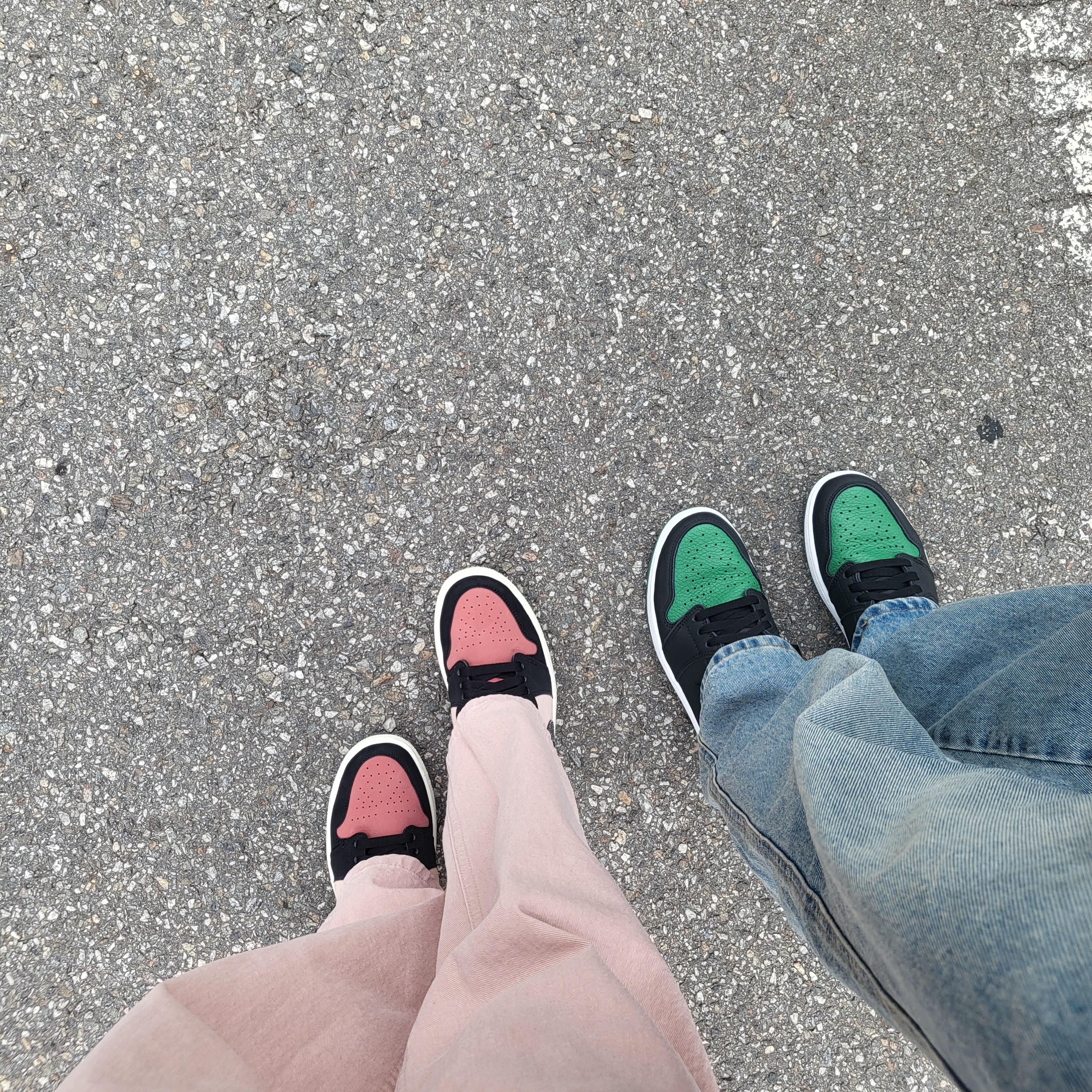 (W) Jordan 1 Mid Burgundy Dusty Pink, Jordan 1 Retro High OG Pine Green Black 착용 스타일