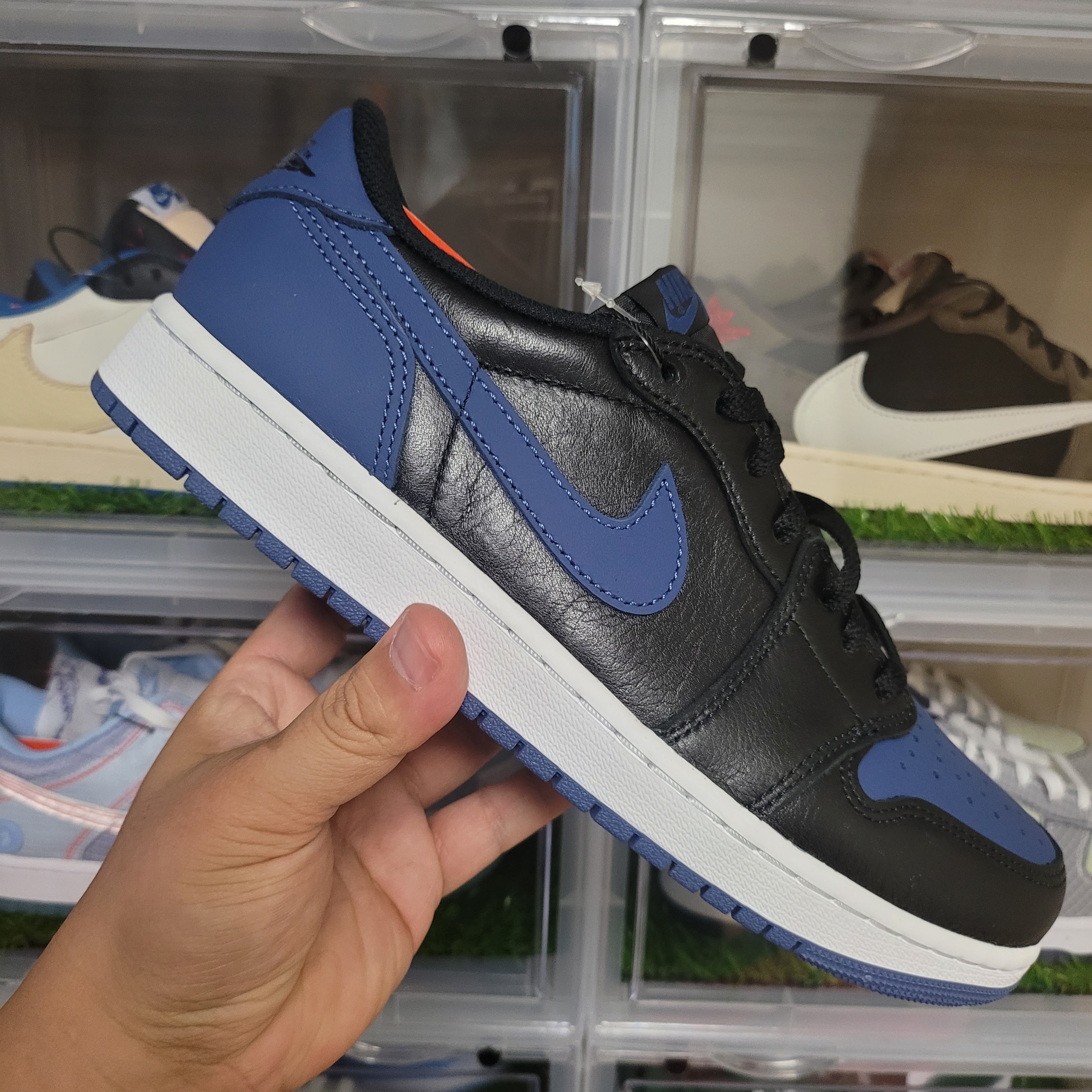 Jordan 1 Retro Low OG Mystic Navy 착용 스타일 - 1