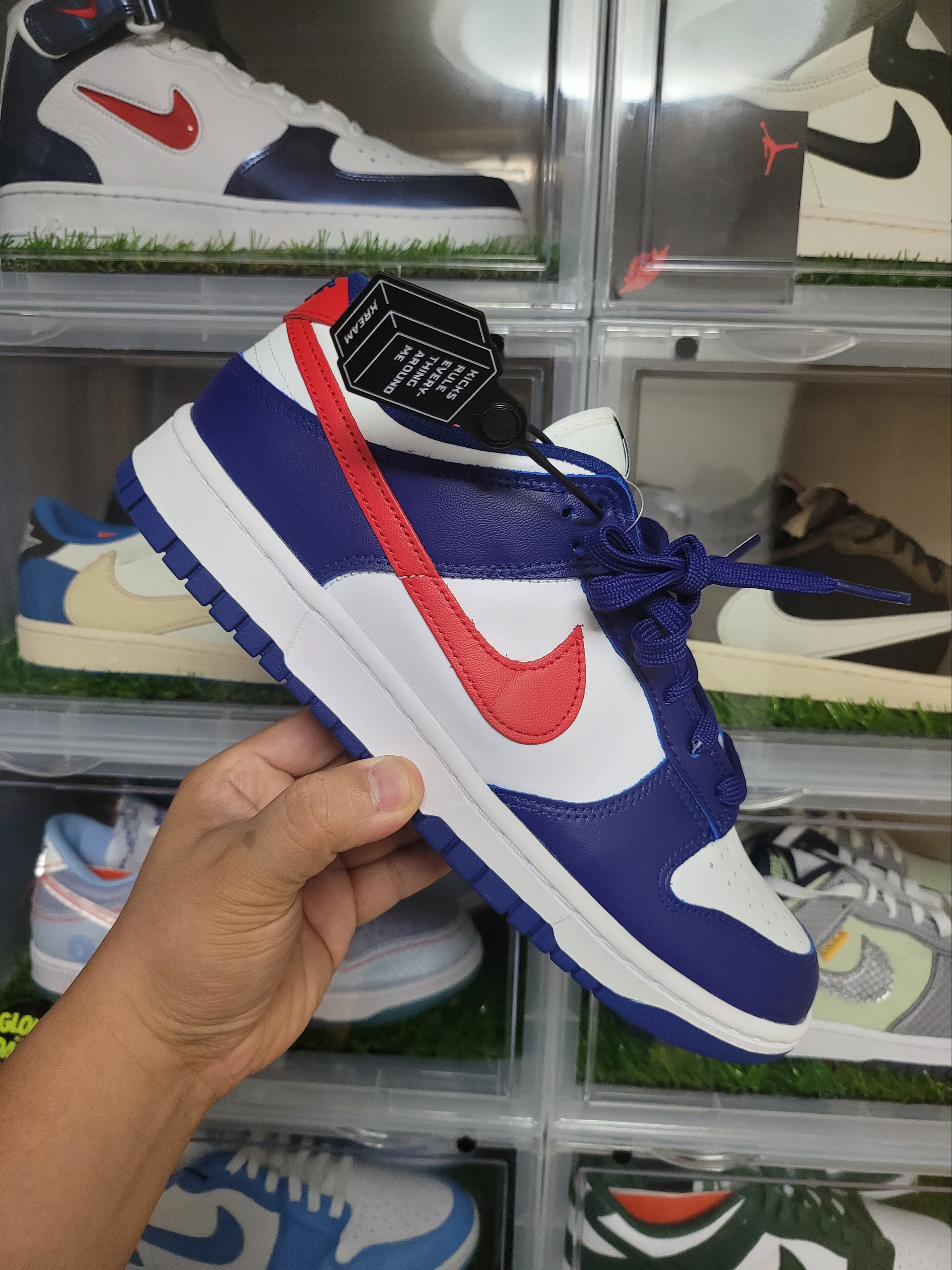 (W) Nike Dunk Low White and University Red 착용 스타일 - 2