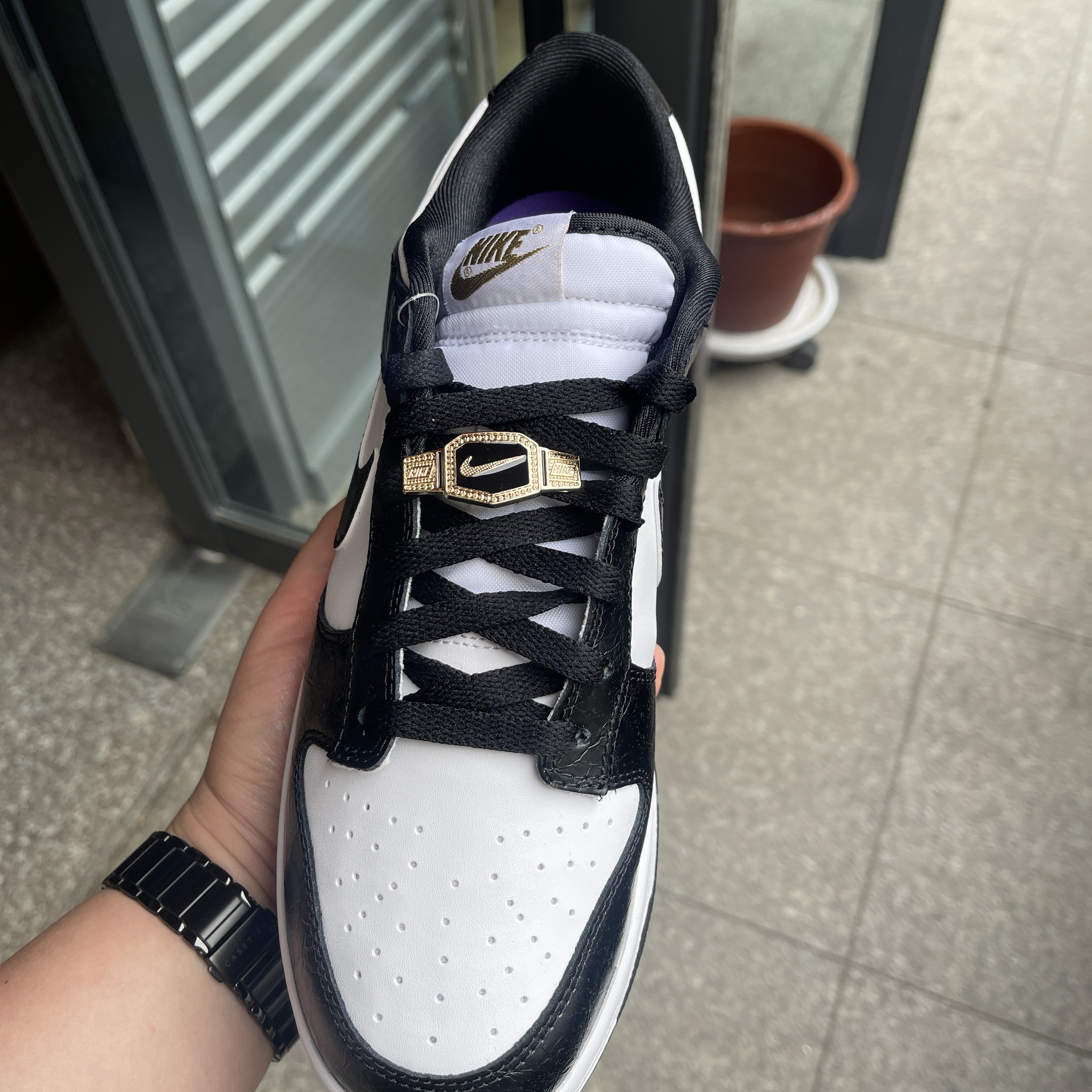 Nike Dunk Low Retro SE Black 착용 스타일 - 3