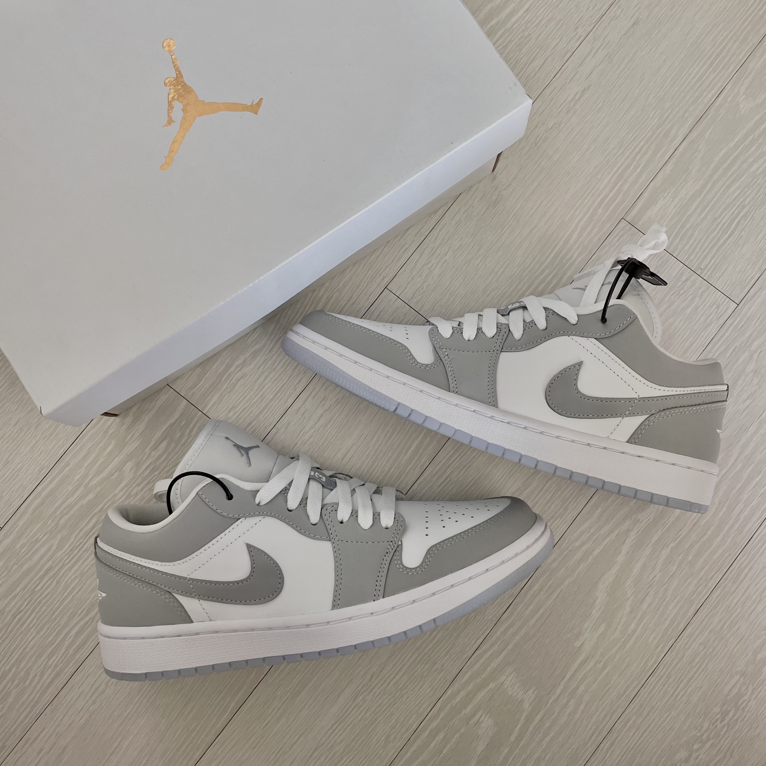 (W) Jordan 1 Low White Wolf Grey 착용 스타일