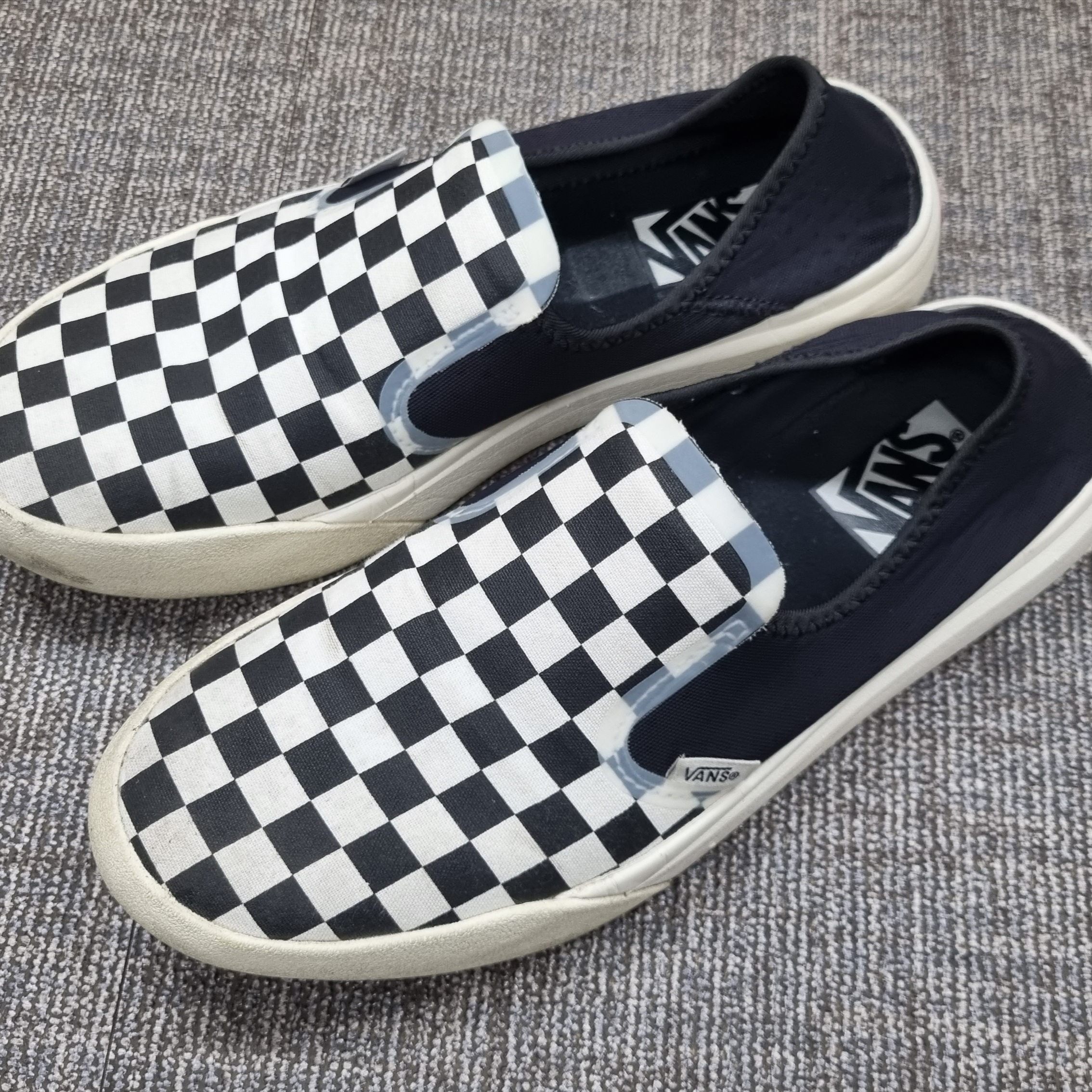 Vans Checkerboard Comfycush One Black 착용 스타일