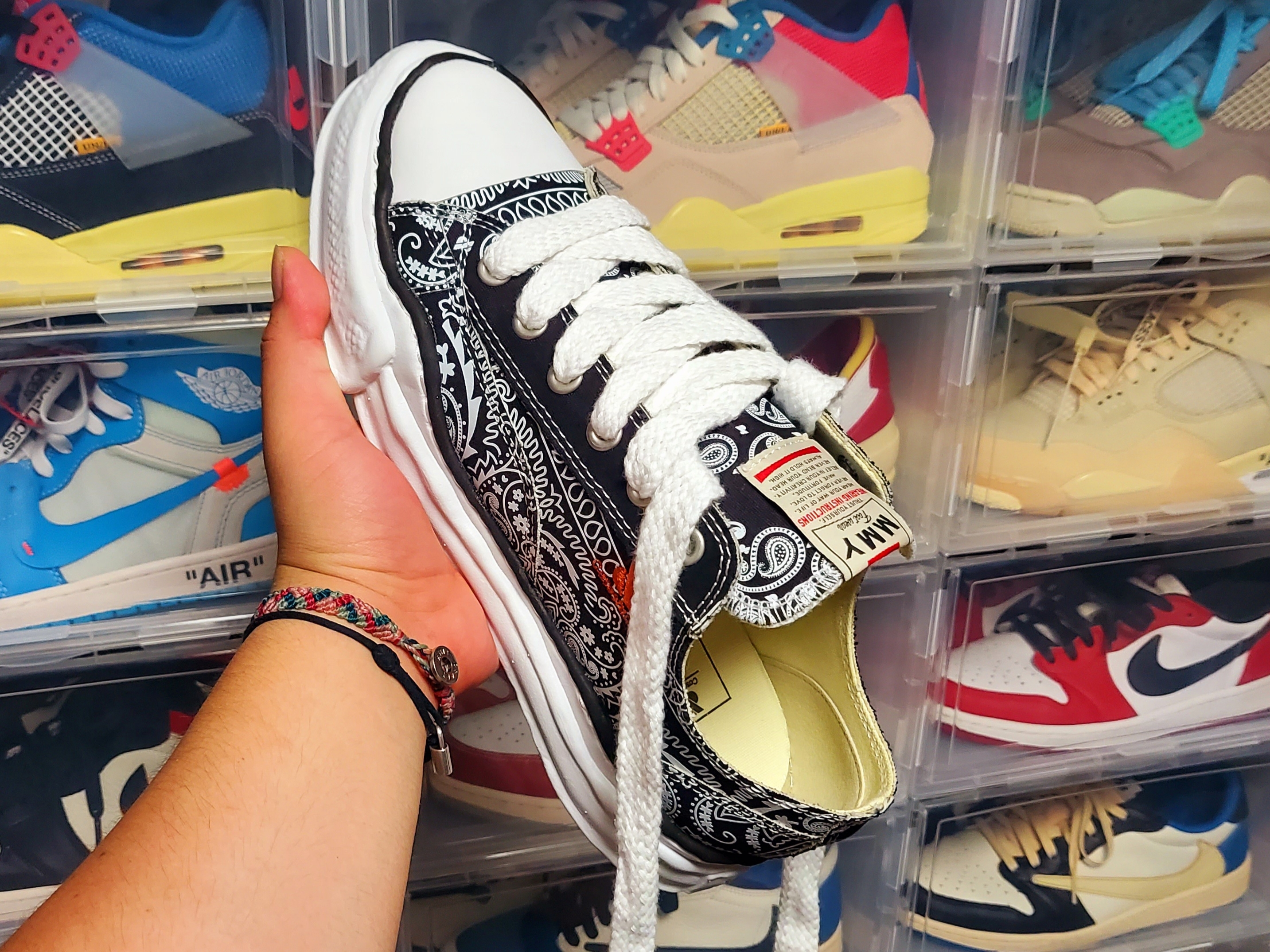 Maison Mihara Yasuhiro x Casestudy Peterson OG Sole Bandana Low-top Sneakers Unmatched 착용 스타일 - 3