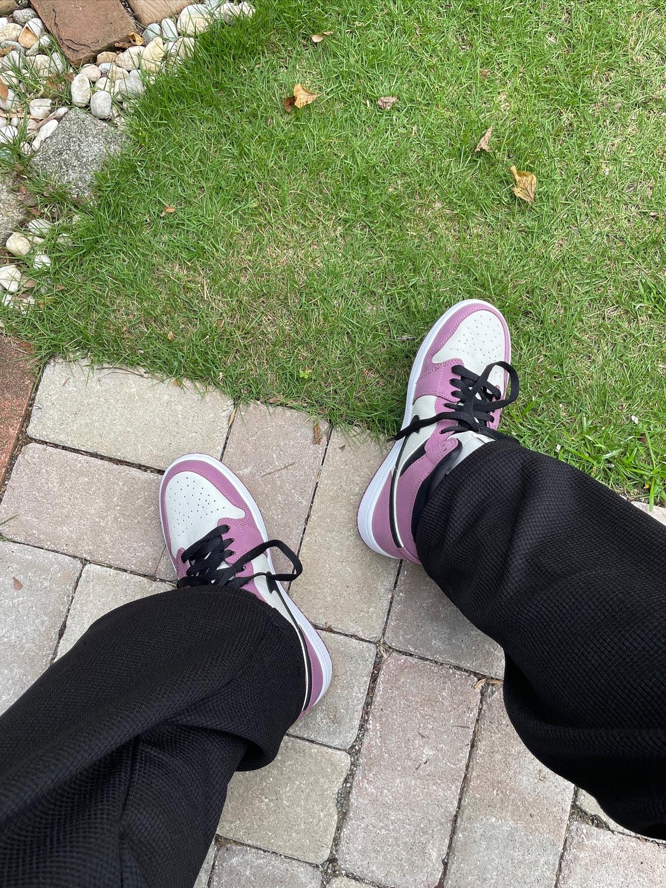 (W) Jordan 1 Mid SE Light Mulberry 착용 스타일 - 5