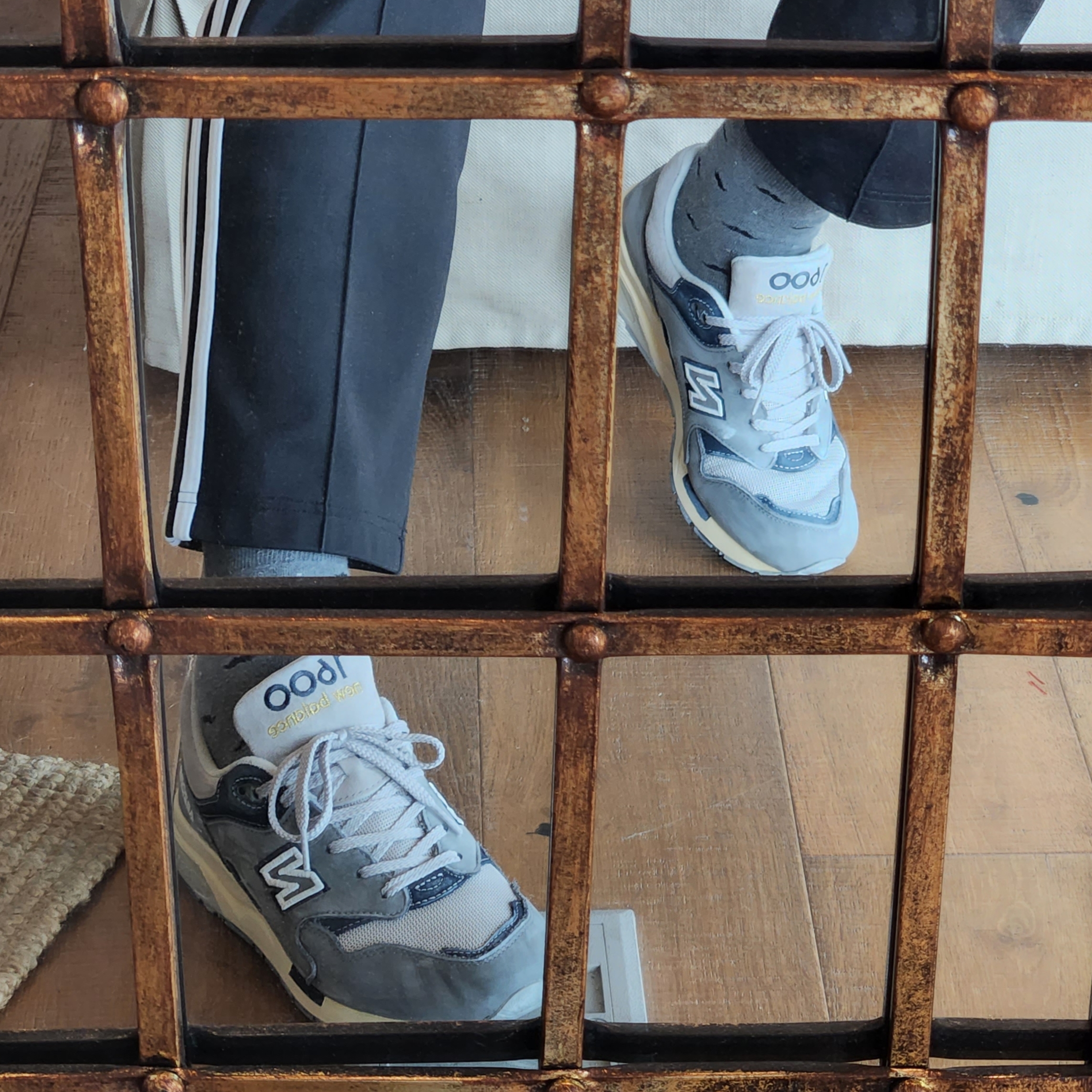 New Balance 1600 Premium Vintage Grey 착용 스타일 - 1