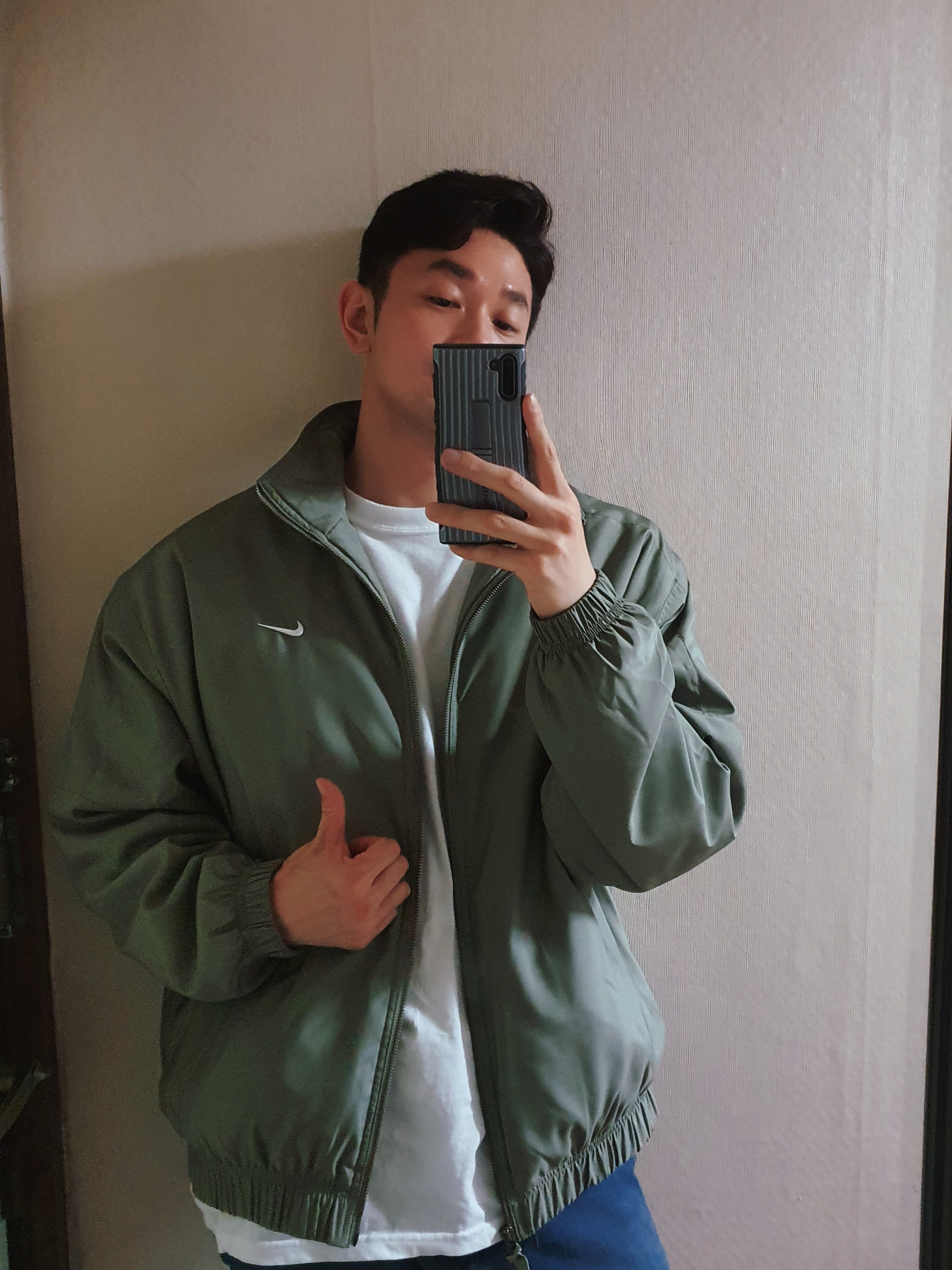 Nike NRG Solo Swoosh Satin Bomber Jacket Light Army - US/EU 착용 스타일