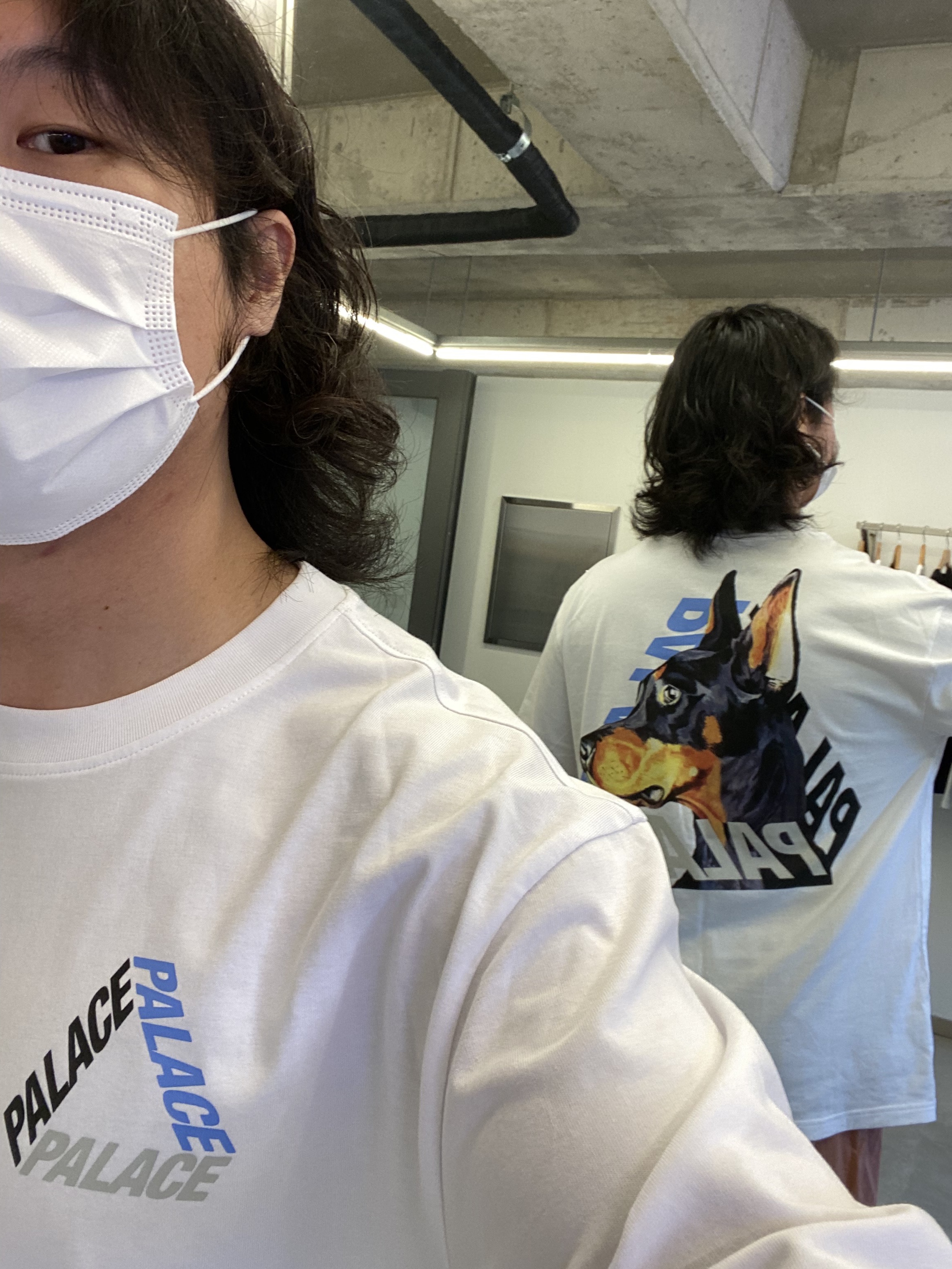 Palace P-3-K-9 T-Shirt White - 22SS, Nike x Stussy Benassi Hemp Slide Fossil Stone 착용 스타일 - 2