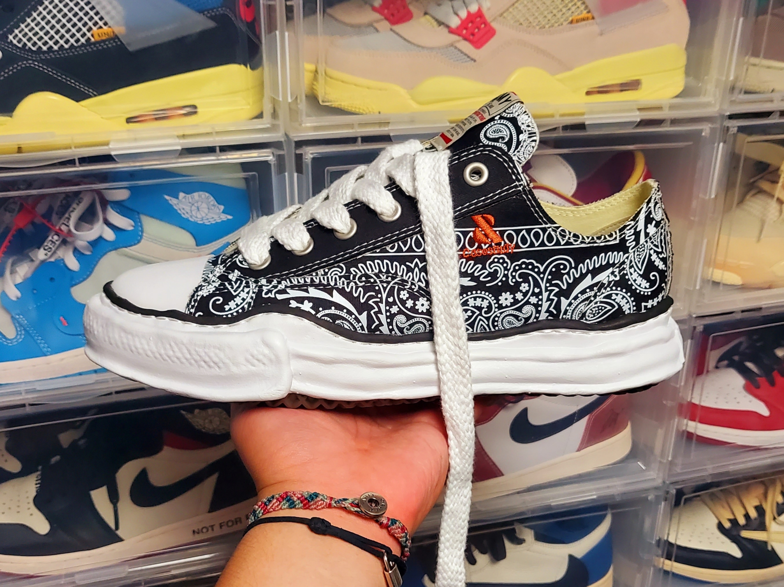 Maison Mihara Yasuhiro x Casestudy Peterson OG Sole Bandana Low-top Sneakers Unmatched 착용 스타일 - 2