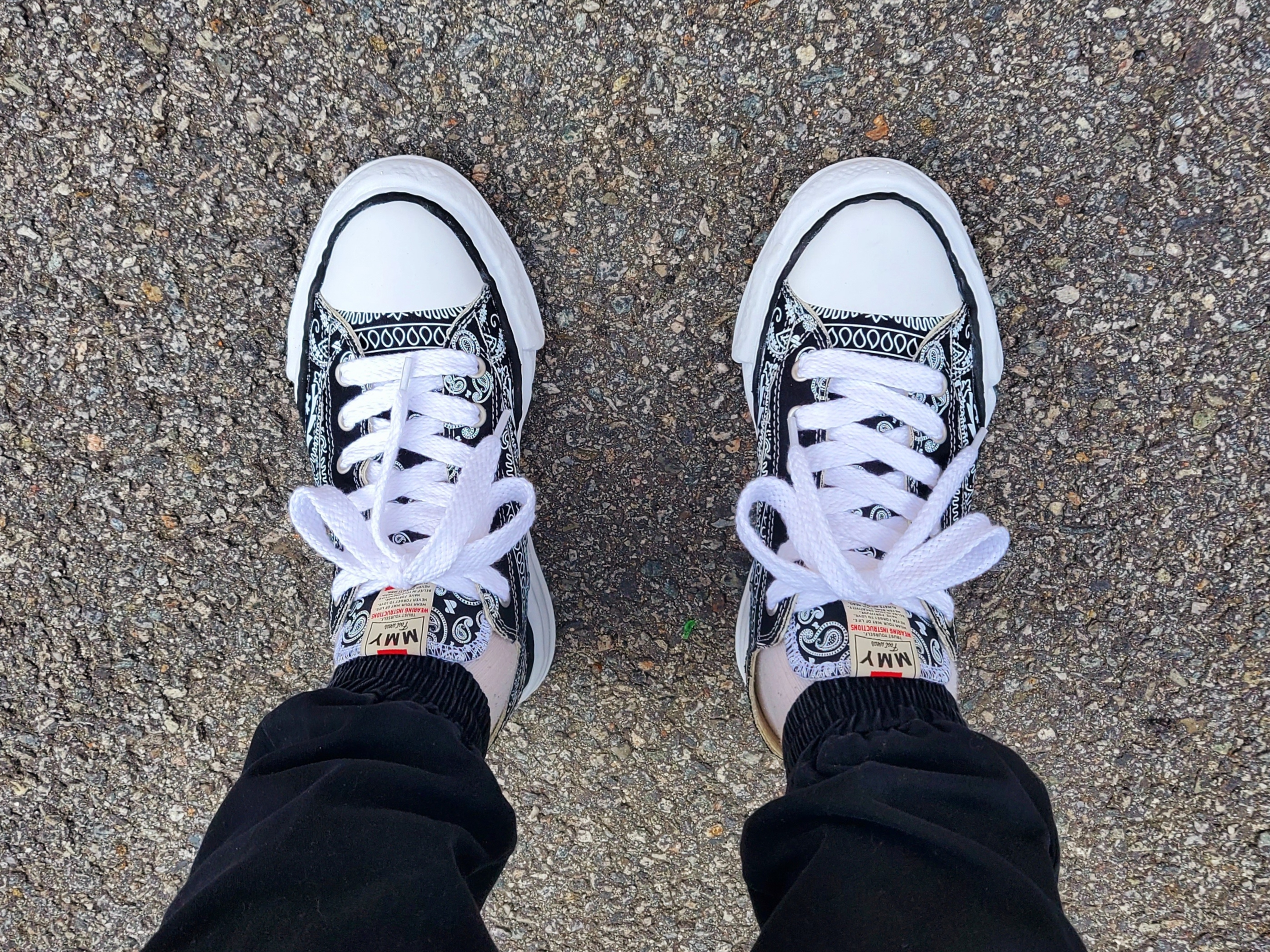Maison Mihara Yasuhiro x Casestudy Peterson OG Sole Bandana Low-top Sneakers Black 착용 스타일 - 5