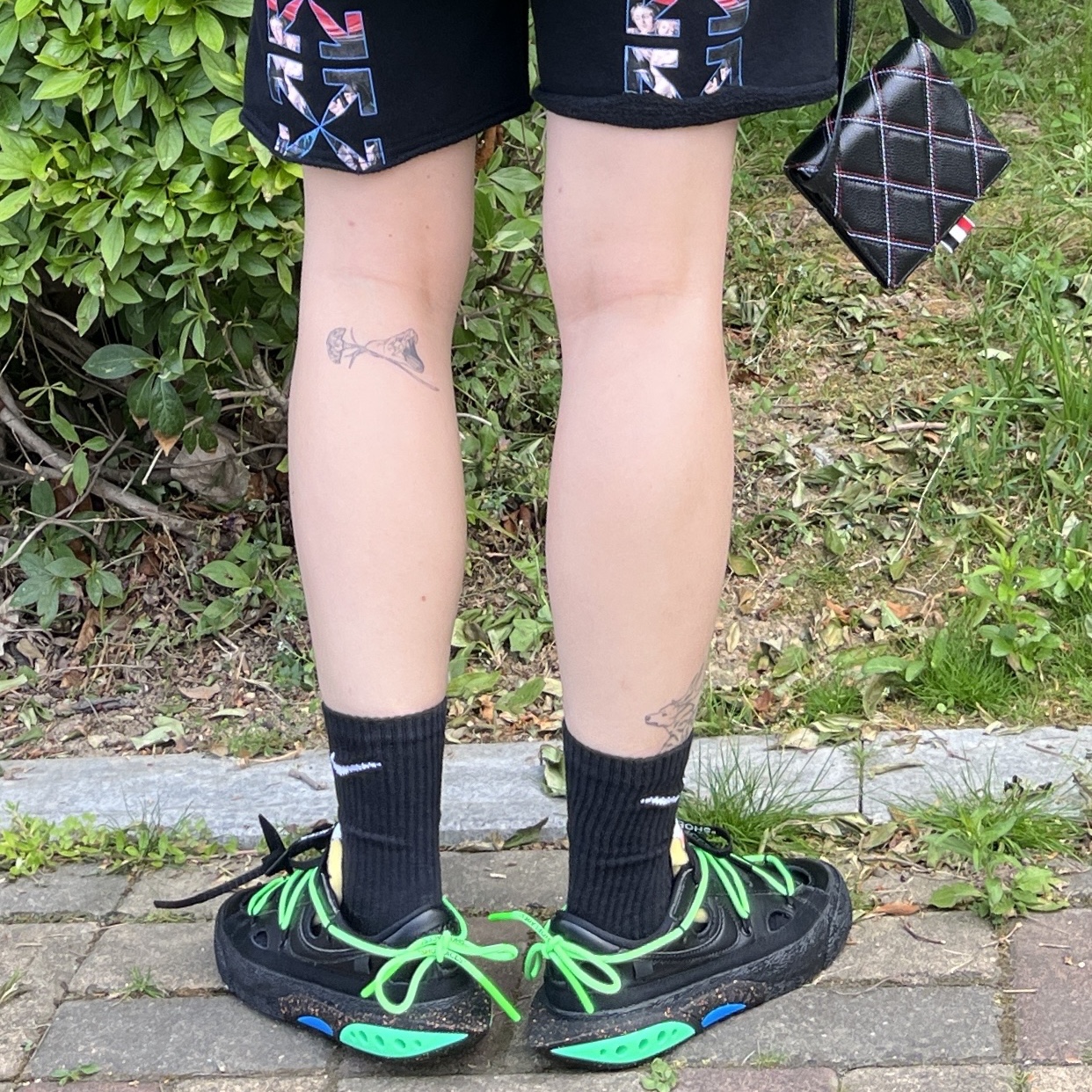 Nike x Off-White Blazer Low '77 Black and Electro Green 착용 스타일 - 3