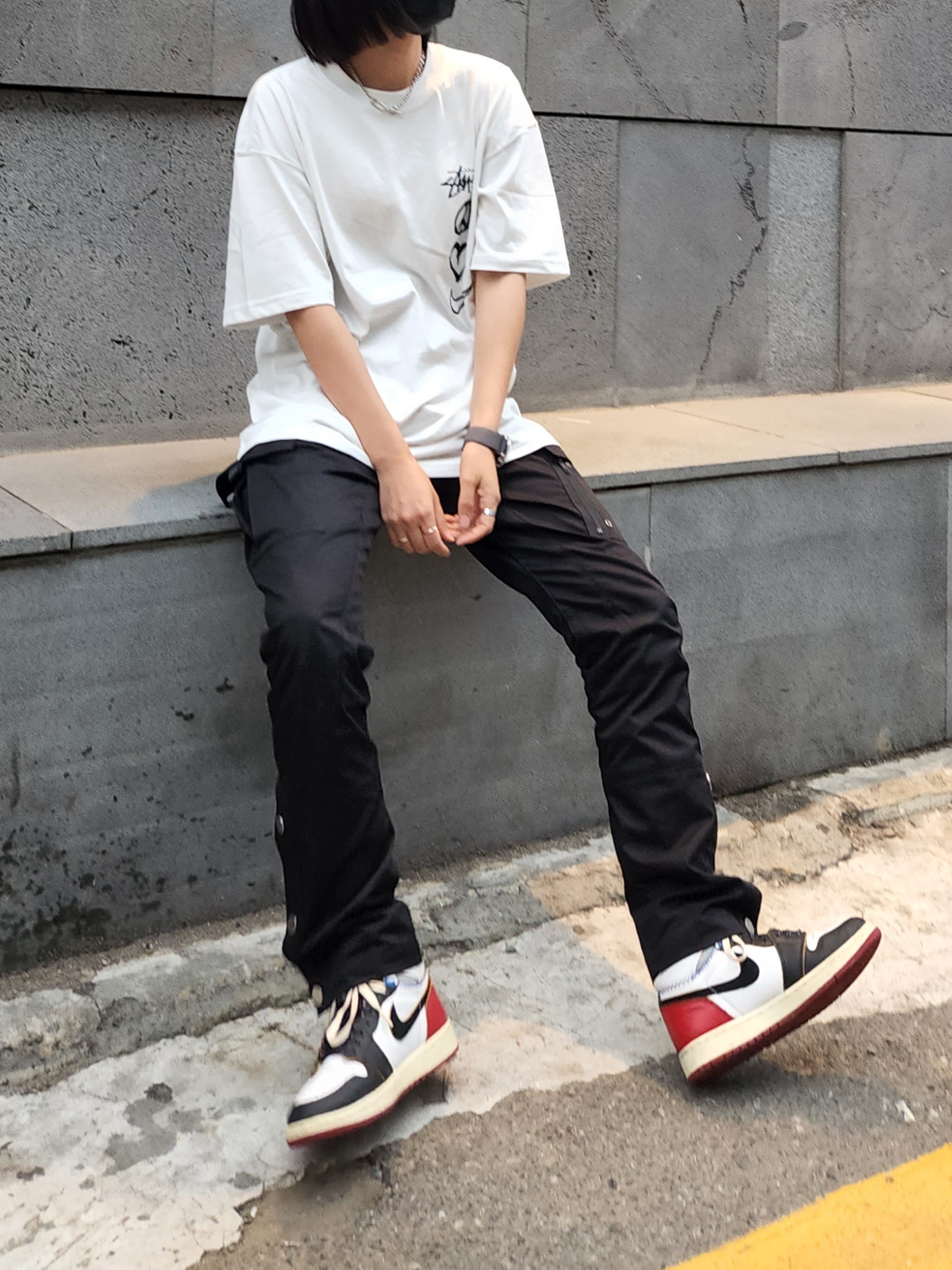 Nike x Stussy NRG RA T-Shirt Summit White (DM4942-121), Jordan 1 x Union Retro High Black Toe 착용 스타일 - 3