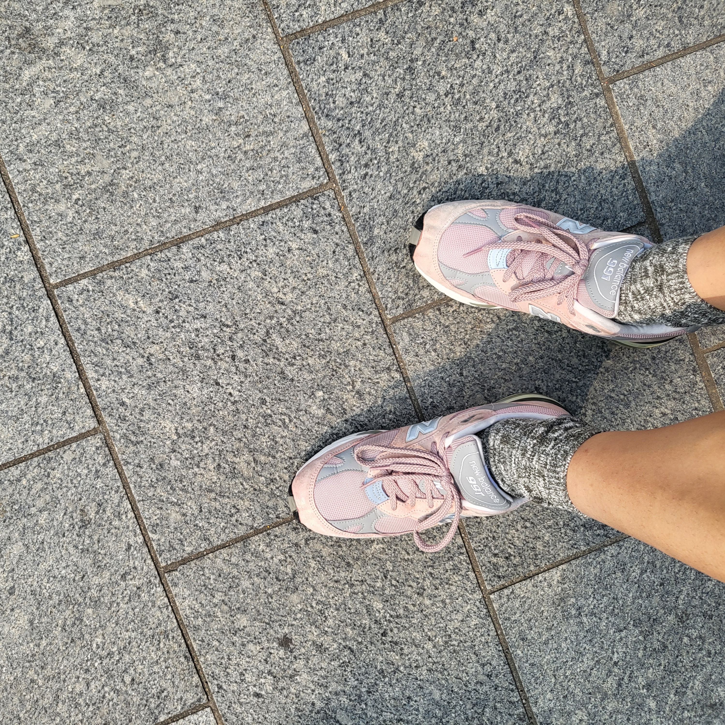 New Balance 991 Made in UK Shy Pink 착용 스타일