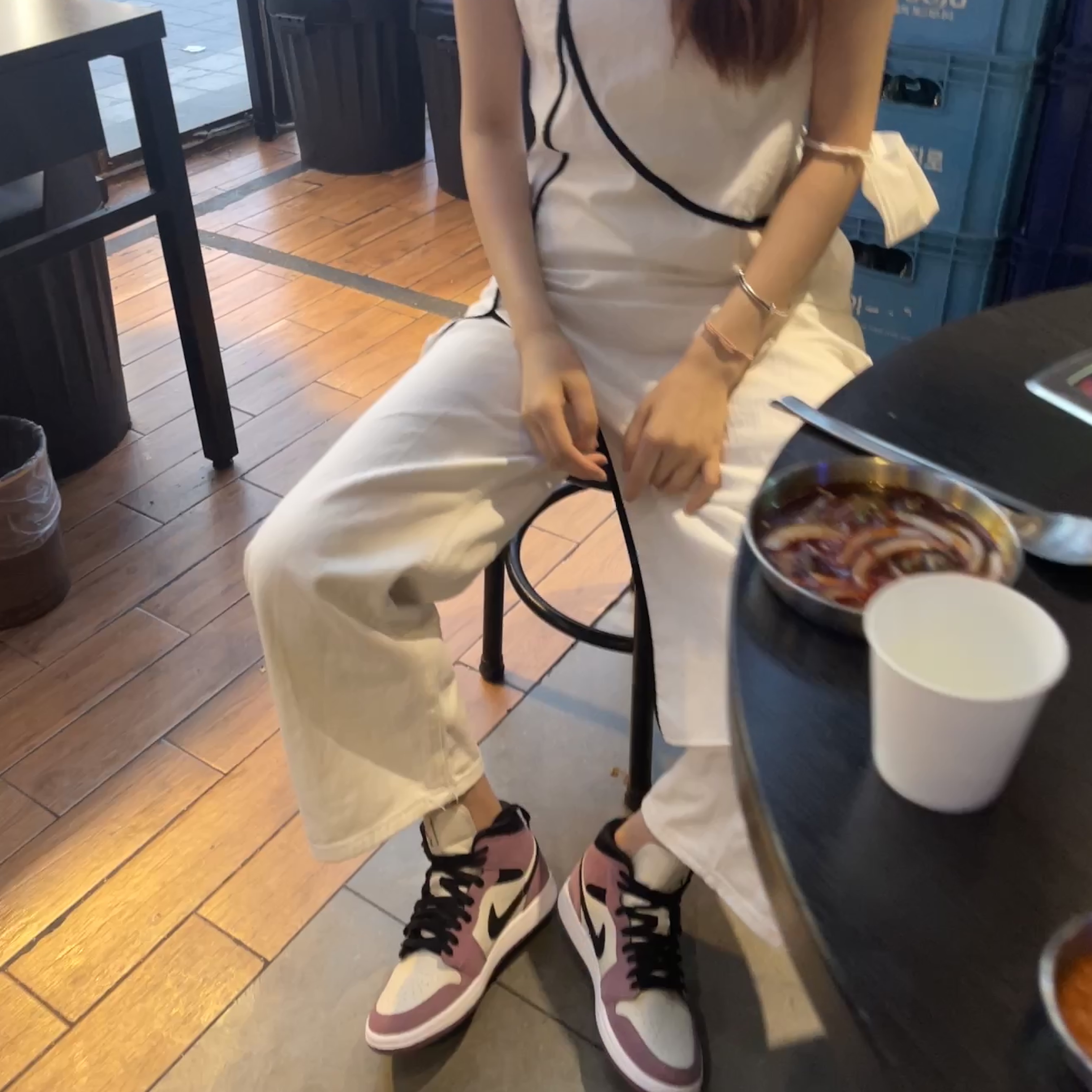 (W) Jordan 1 Mid SE Light Mulberry 착용 스타일