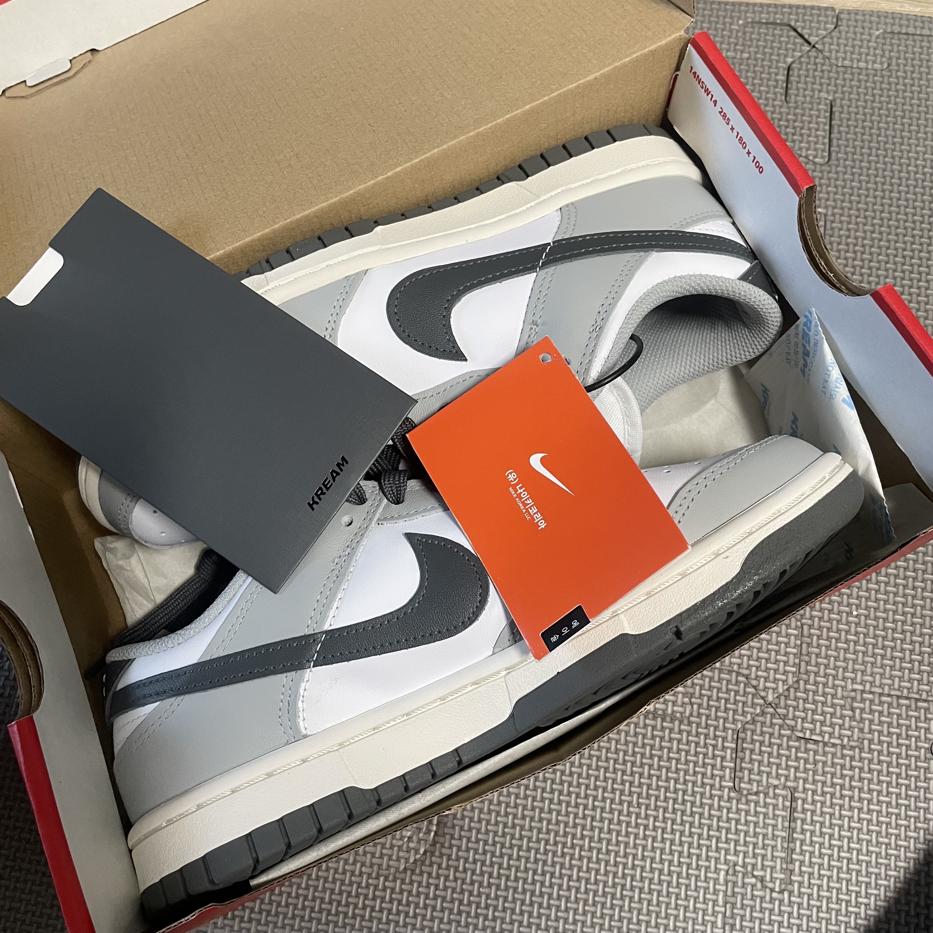 (W) Nike Dunk Low Light Smoke Grey 착용 스타일