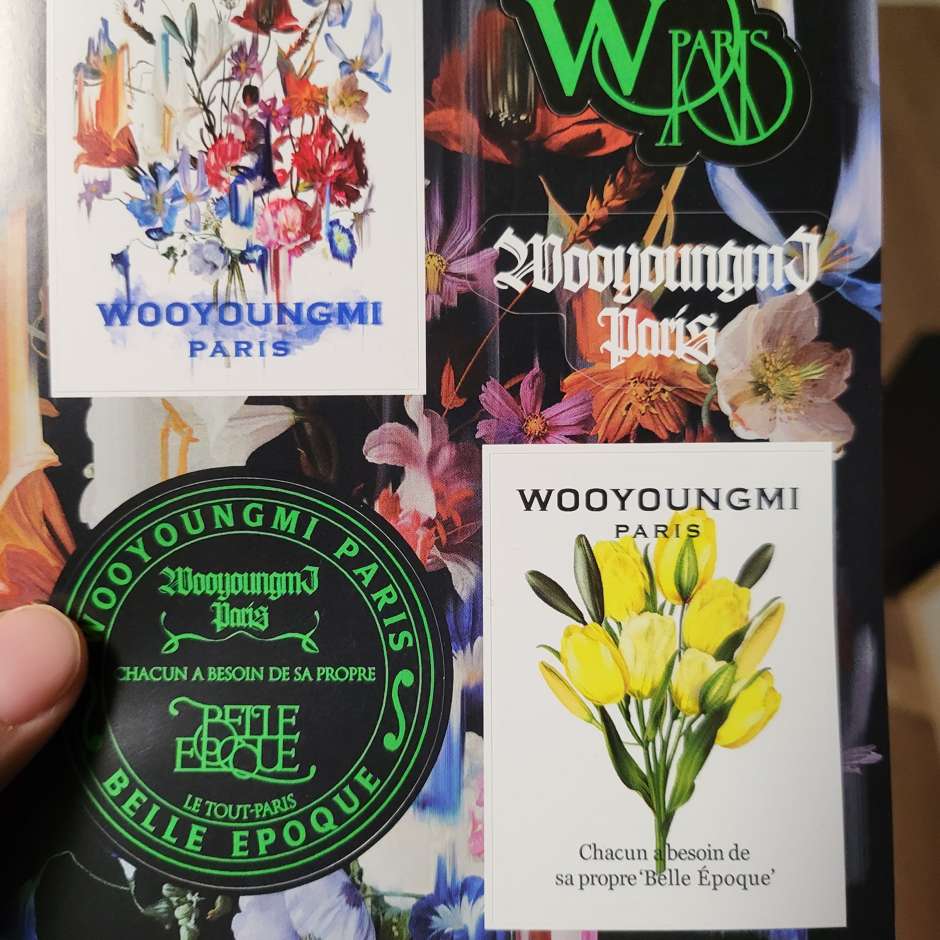 Wooyoungmi Flower Print Back Logo T-Shirt Black - 22SS, Wooyoungmi Flower Print Back Logo T-Shirt Navy - 22SS 착용 스타일 - 2