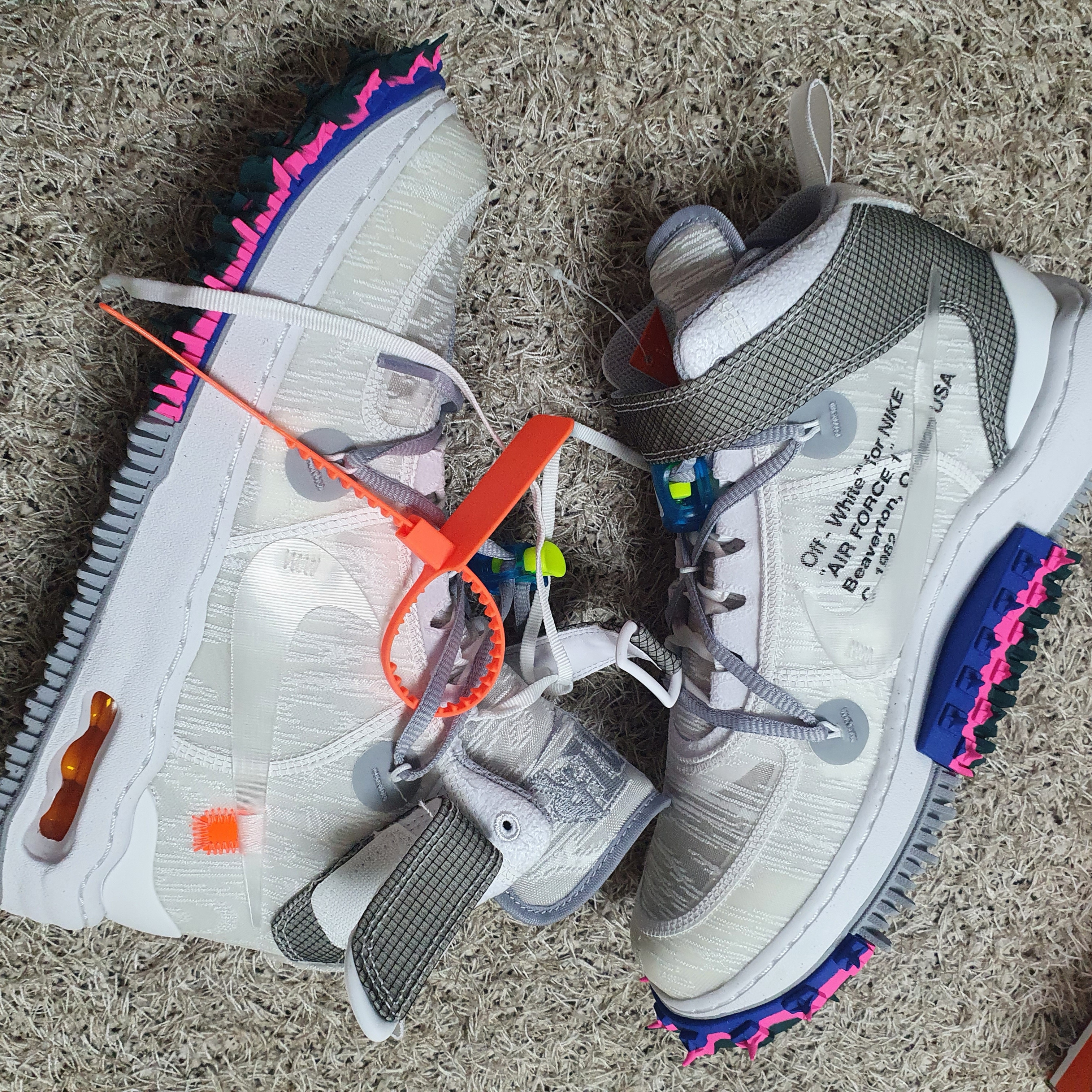 Nike x Off-White Air Force 1 Mid SP White 착용 스타일