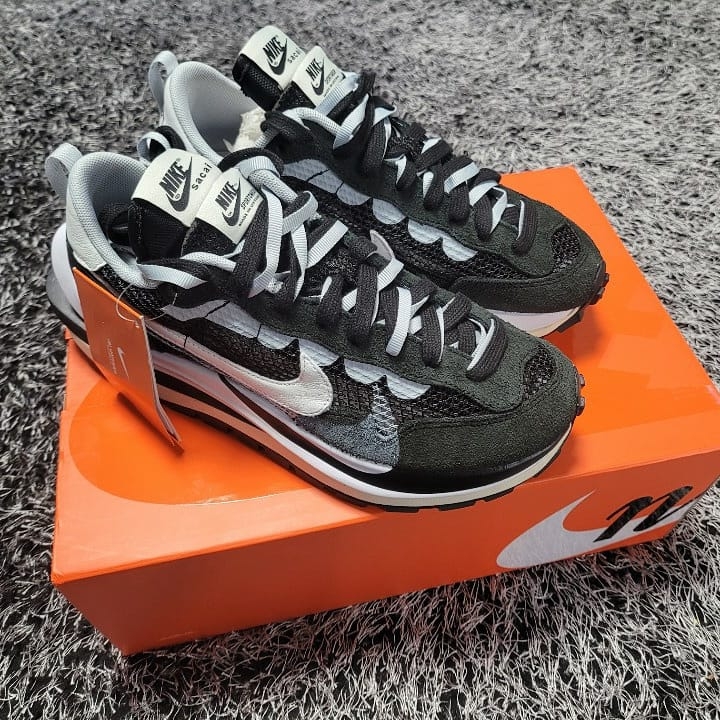 Nike x Sacai VaporWaffle Black White 착용 스타일