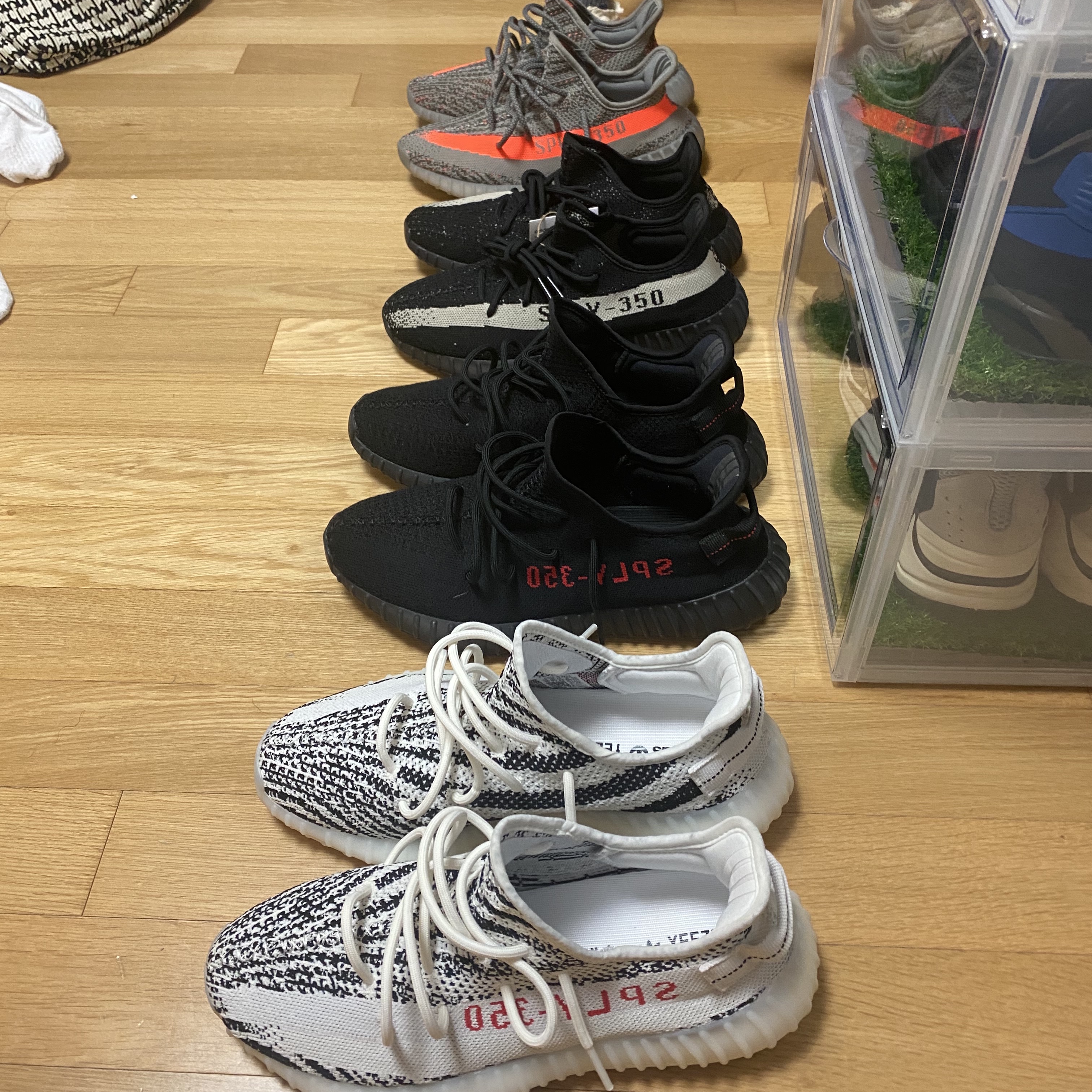 Adidas Yeezy Boost 350 V2 Beluga - Reflective, Adidas Yeezy Boost 350 V2 Black Red 2020 착용 스타일