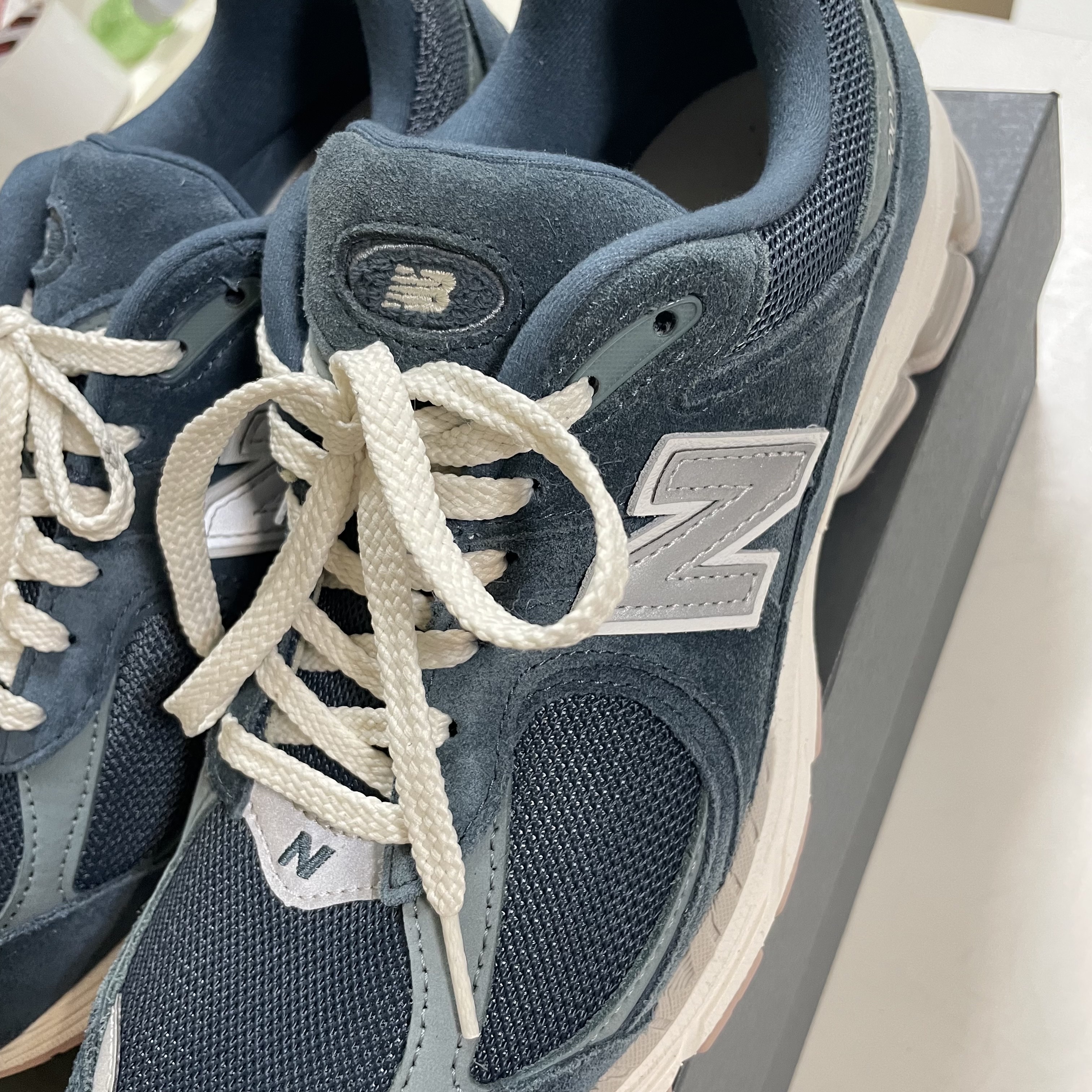 New Balance 2002R Deep Ocean Grey Slate 착용 스타일