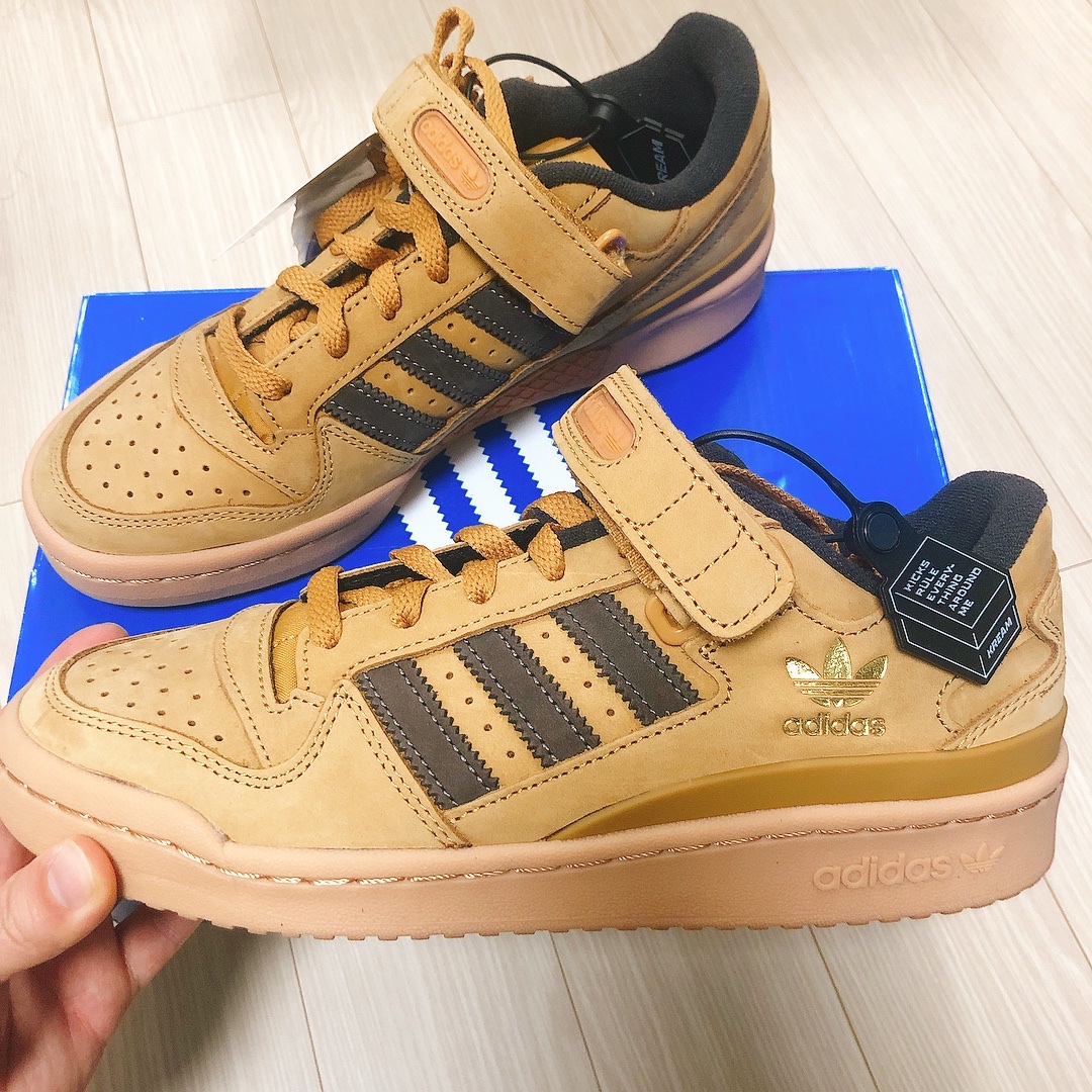 Adidas Forum Low Mesa Night Brown 착용 스타일 - 2