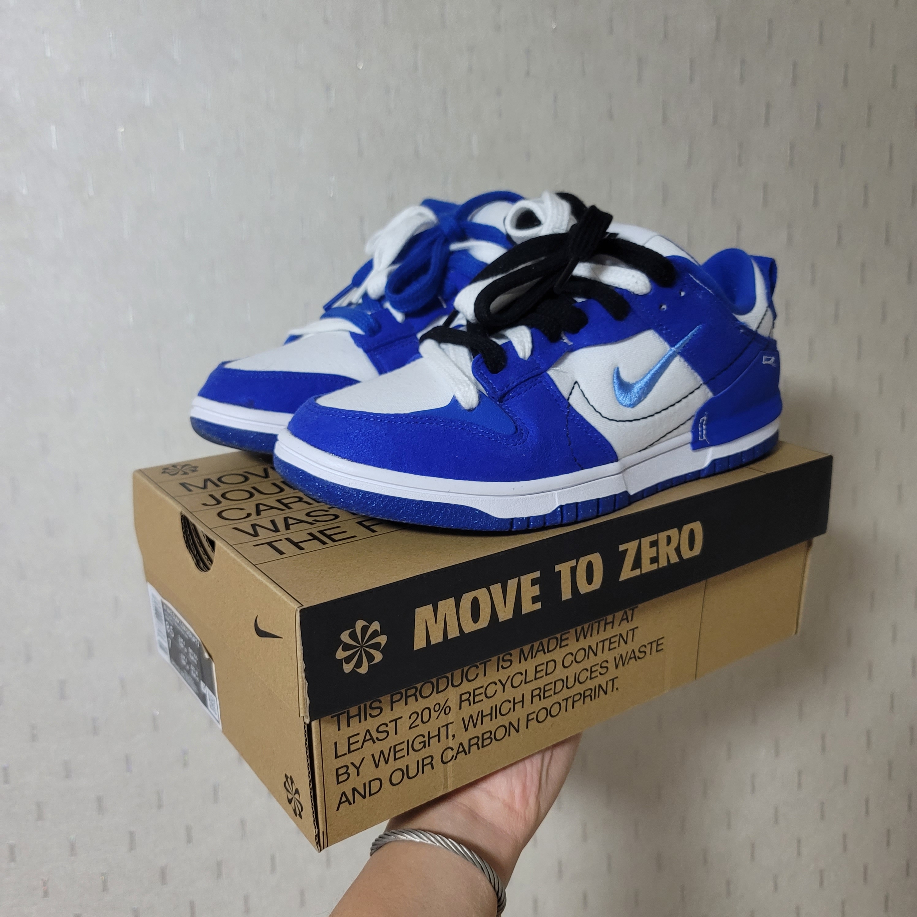 (W) Nike Dunk Low Disrupt 2 White and University Blue 착용 스타일