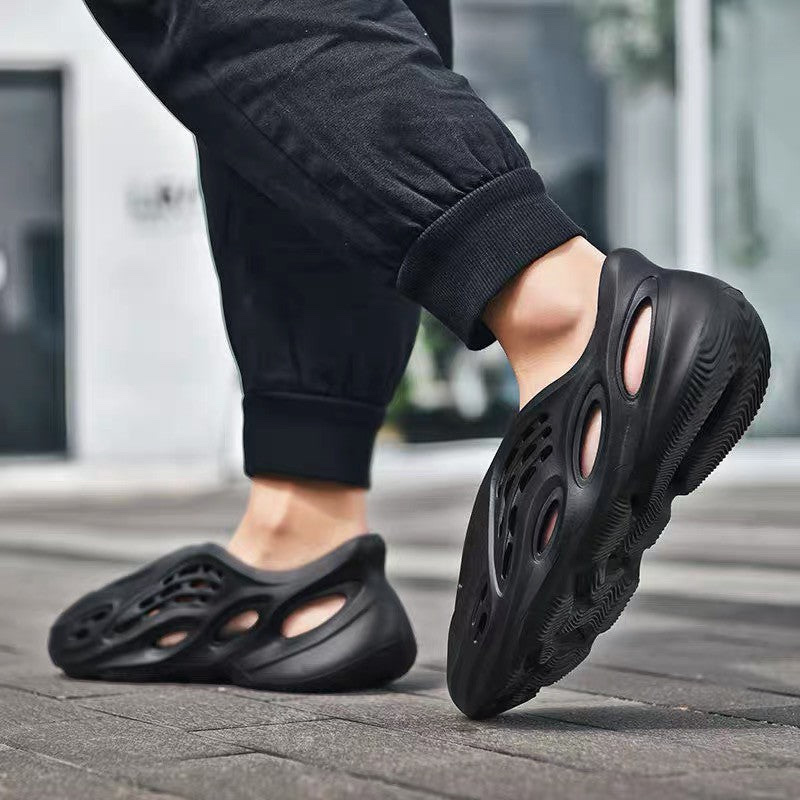 Adidas Yeezy Foam RNNR Onyx 착용 스타일 - 1