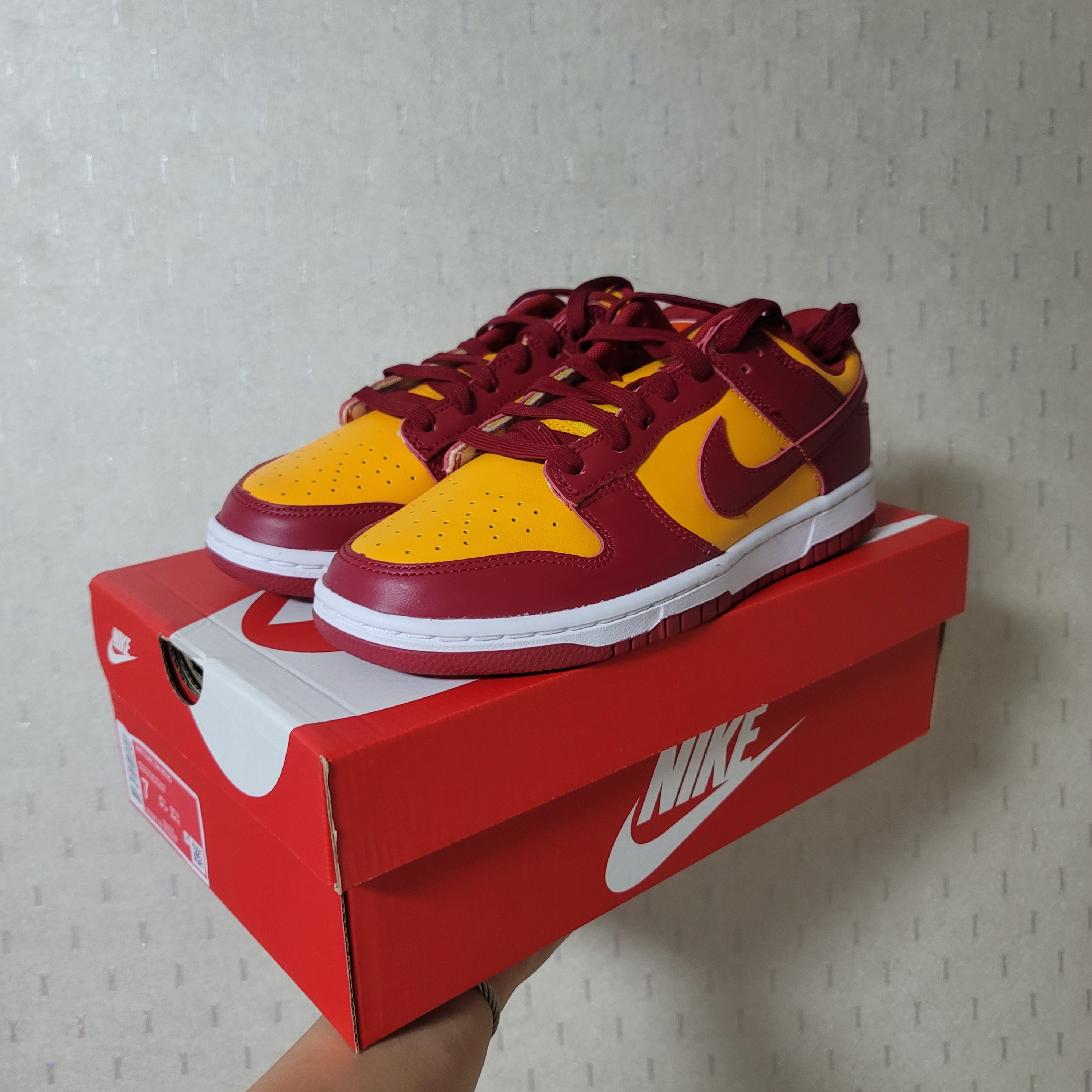 Nike Dunk Low Retro Championship Gold 착용 스타일