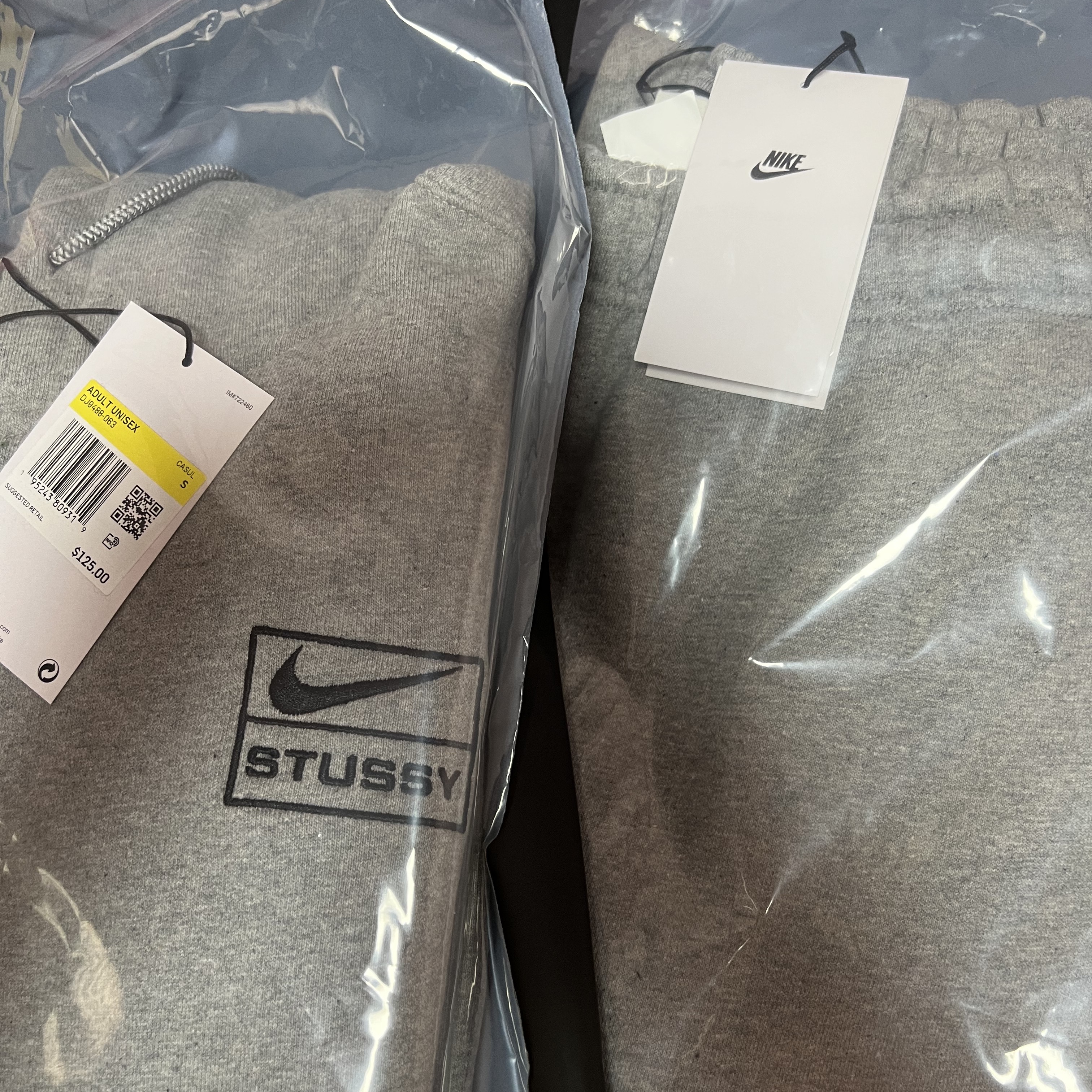 Nike x Stussy NRG RA Fleece Pants Dark Grey Heather (DJ9490-063), Nike x Stussy NRG RA Pullover Hoodie Dark Grey Heather (DJ9488-063) 착용 스타일