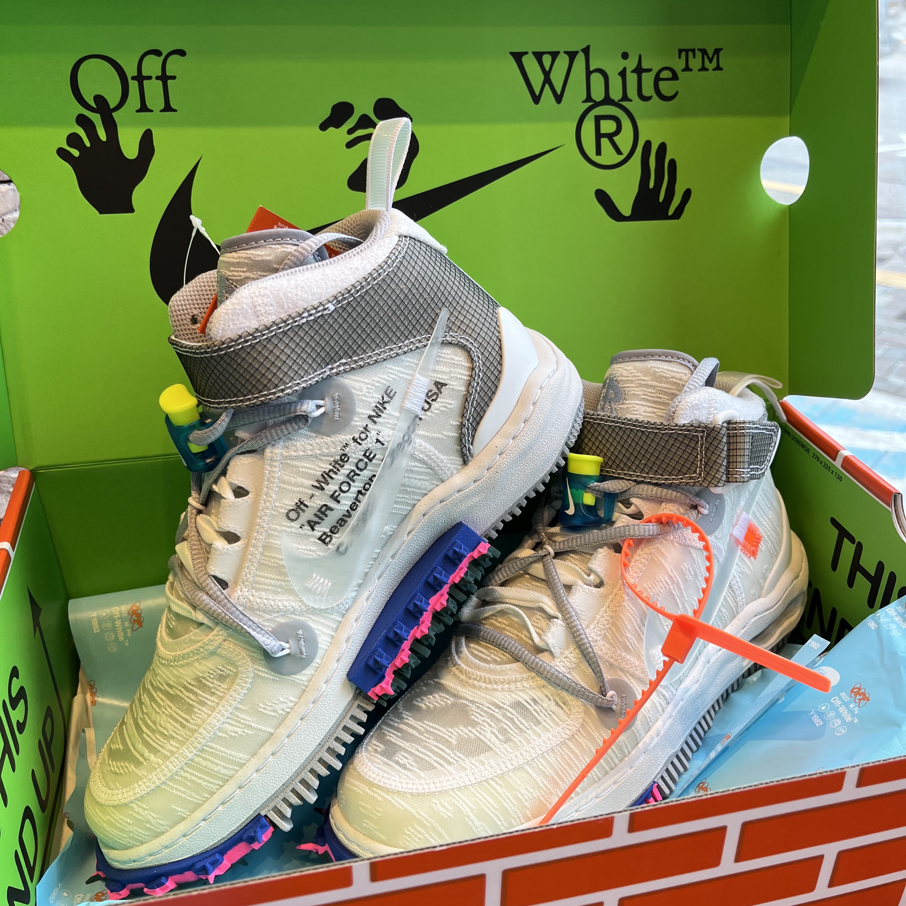 Nike x Off-White Air Force 1 Mid SP White 착용 스타일