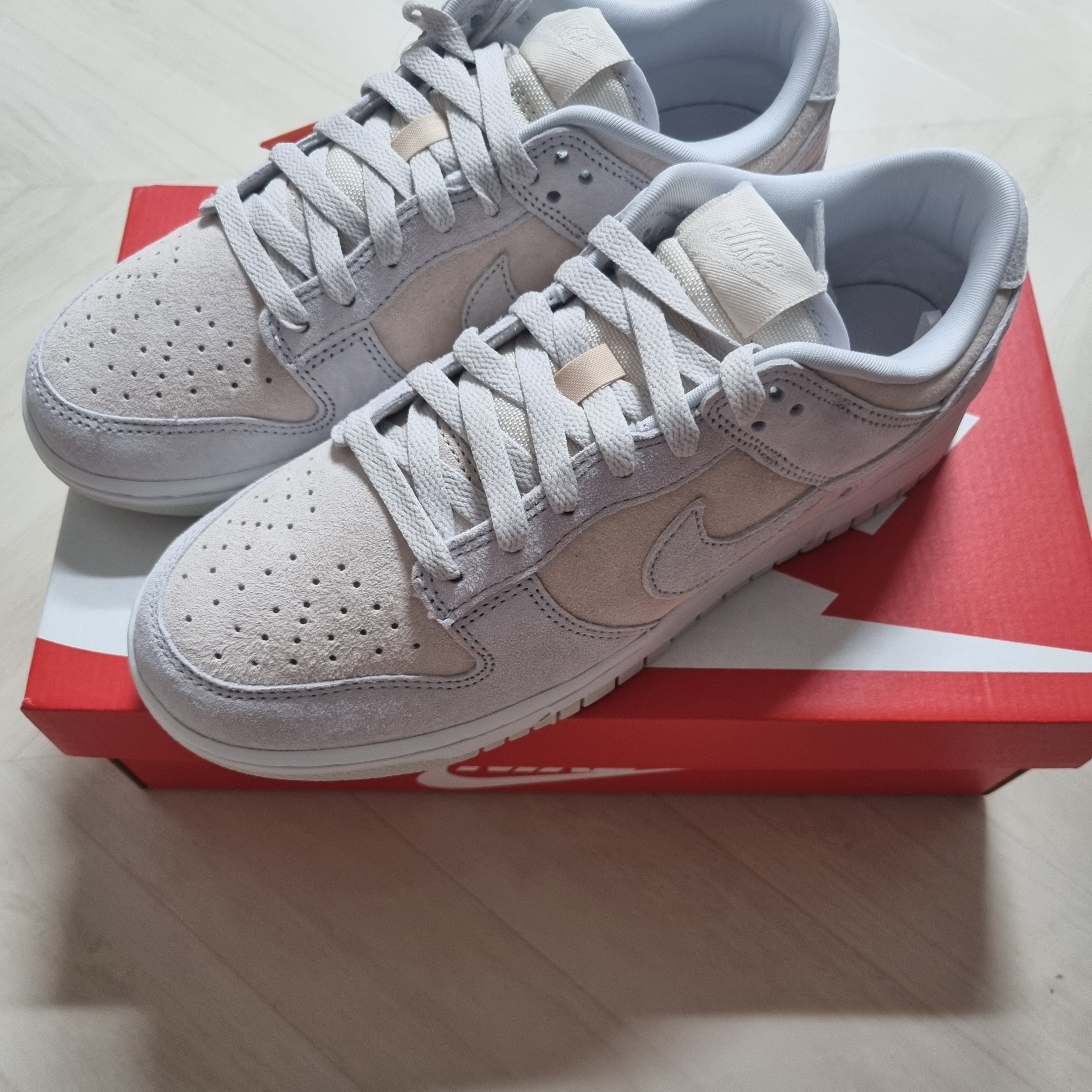 Nike Dunk Low Retro PRM Vast Grey 착용 스타일