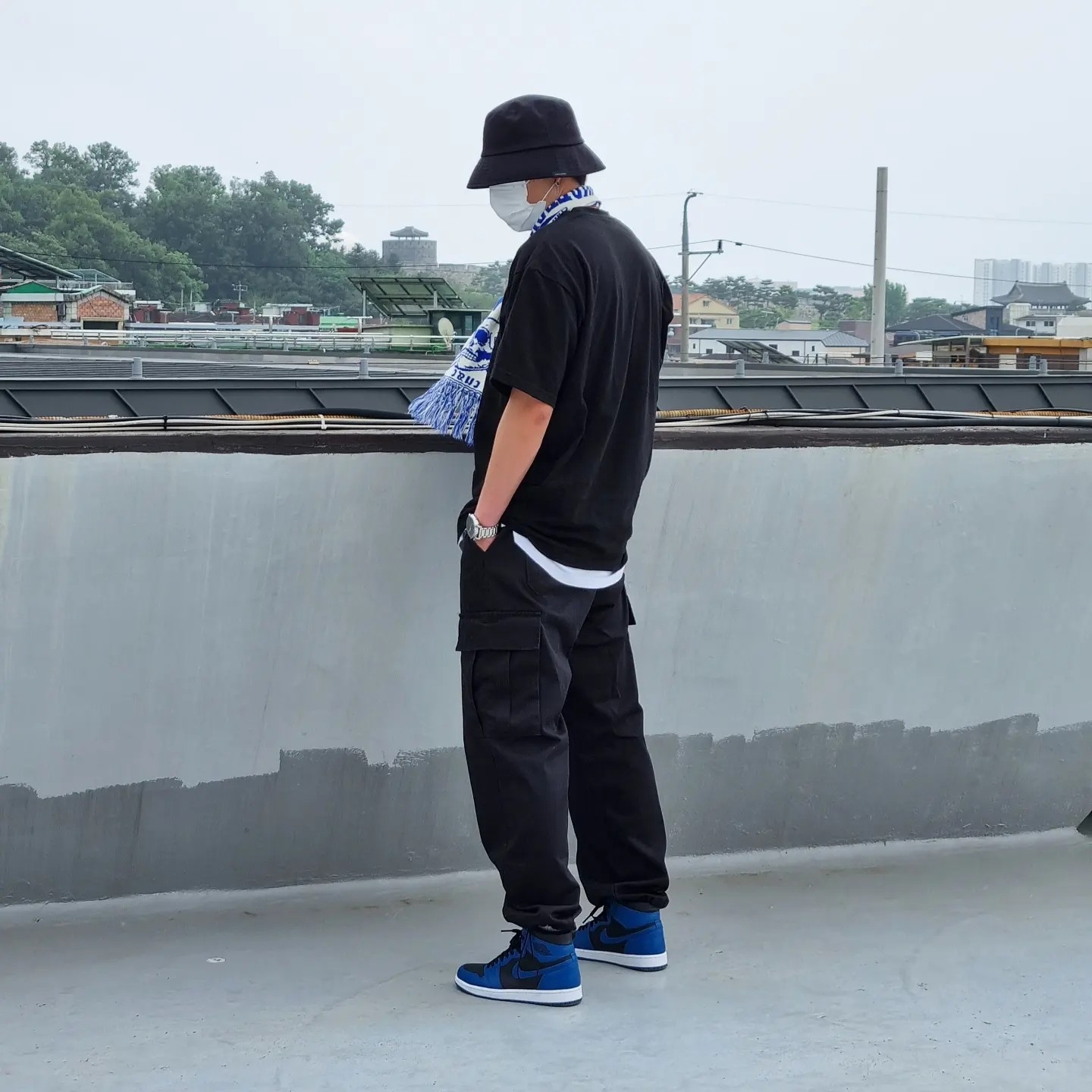Jordan 1 Retro High OG Dark Marina Blue 착용 스타일 - 1