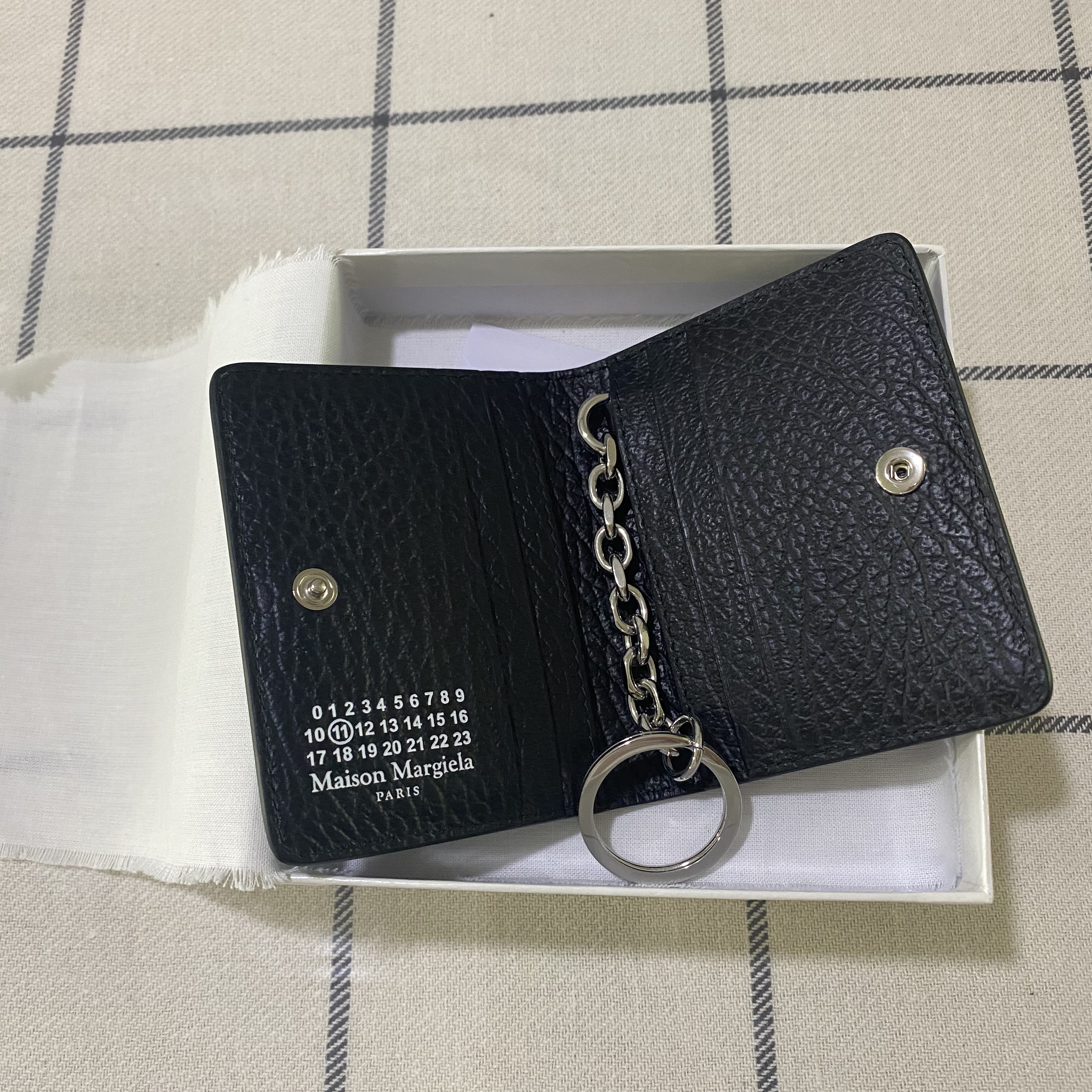 Maison Margiela Keyring Wallet Black 착용 스타일 - 2