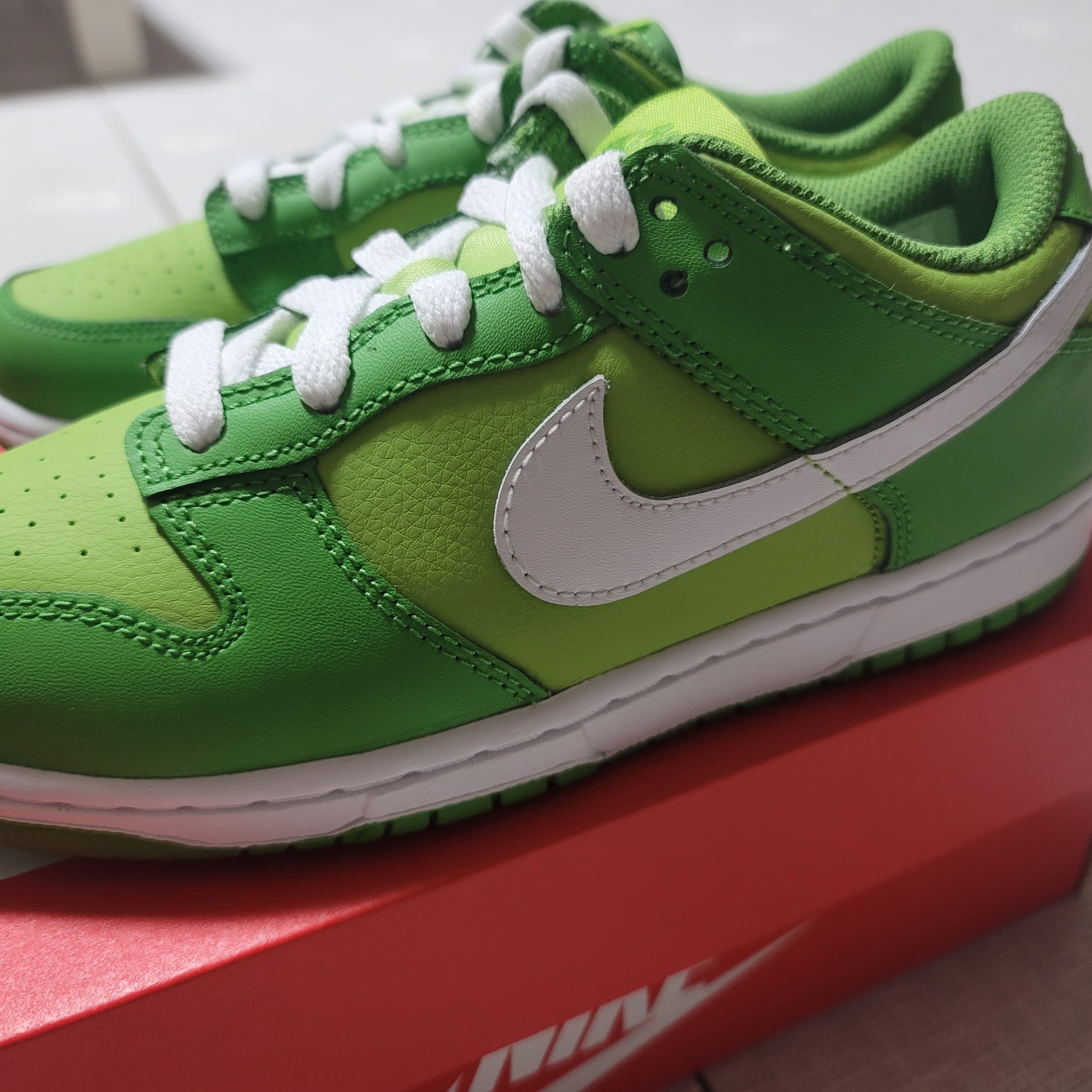 (PS) Nike Dunk Low Vivid Green 착용 스타일 - 3