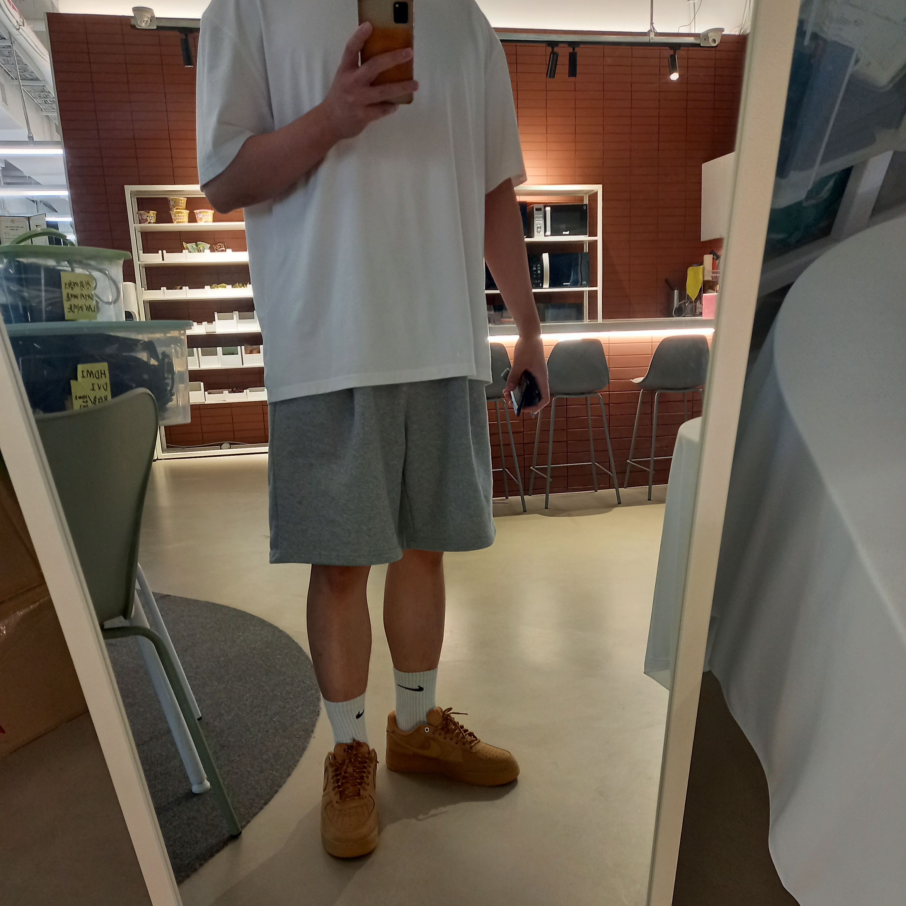 Nike Air Force 1 '07 WB Flax, Nike x Supreme Air Force 1 Low Flax 착용 스타일