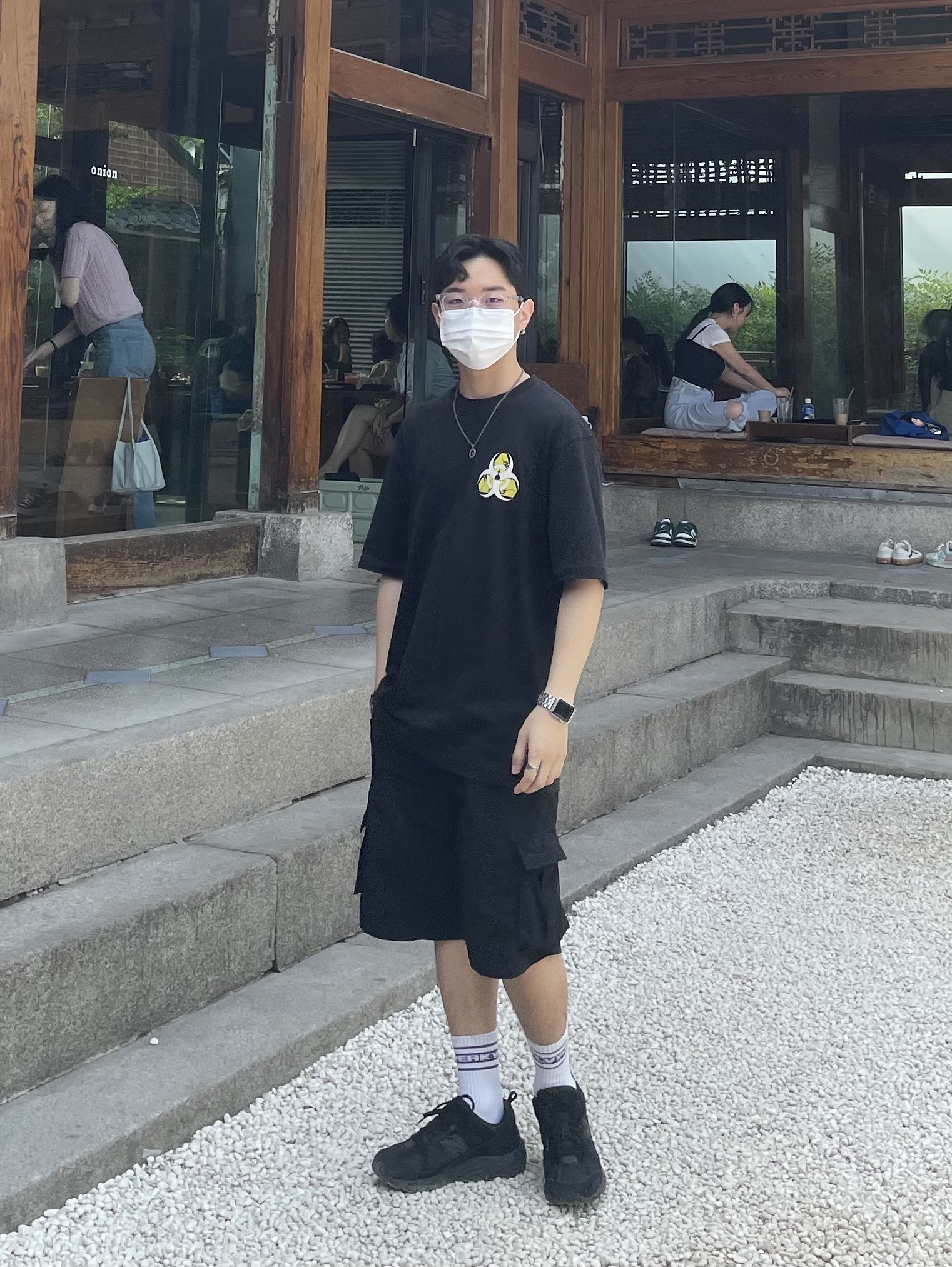 Palace Bio Hazard T-Shirt Black - 21SS 착용 스타일 - 1